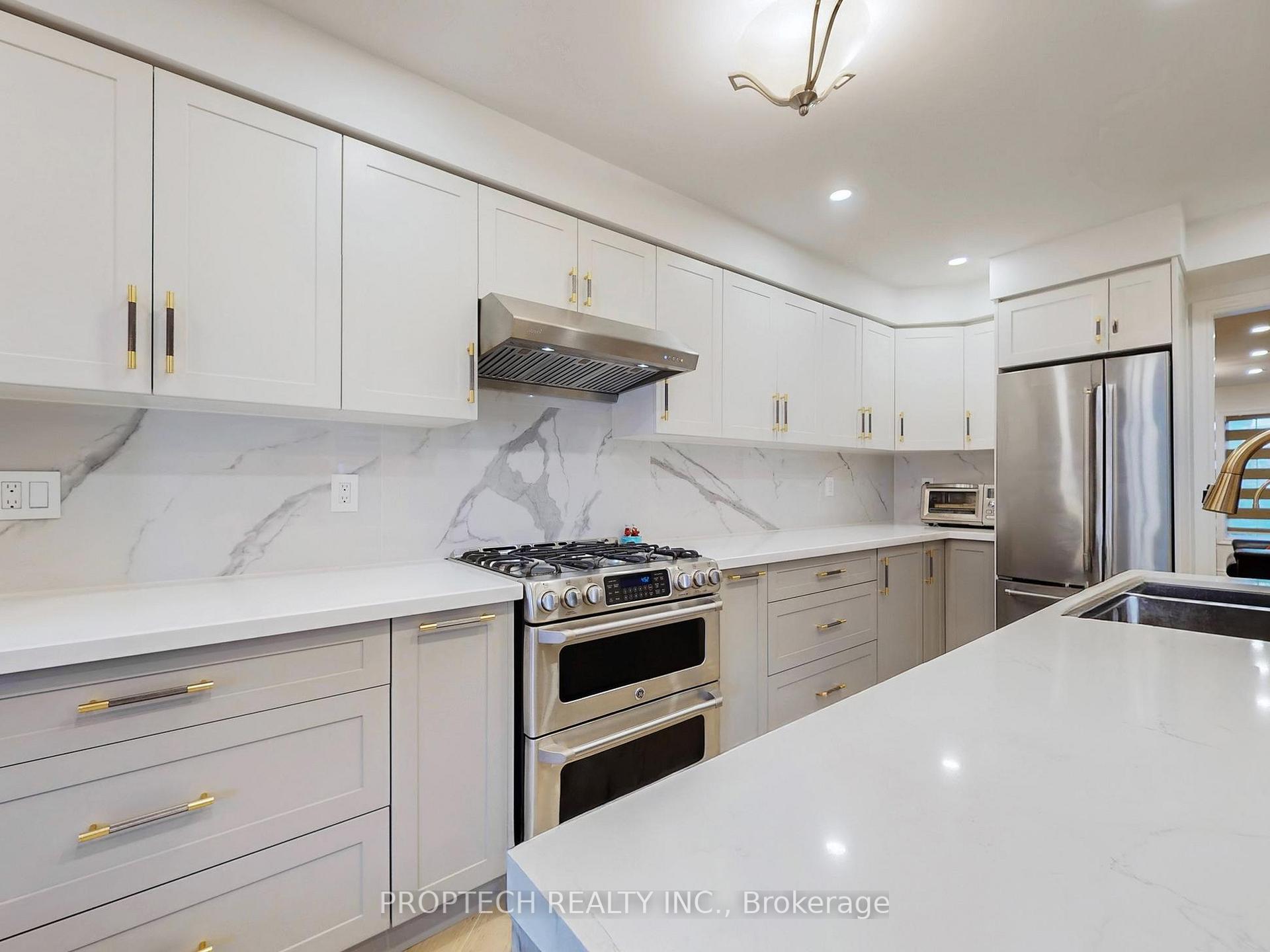 Photo 15 of 61 Cariglia Trail, Markham, Village Green-South Unionville — HOMEH
