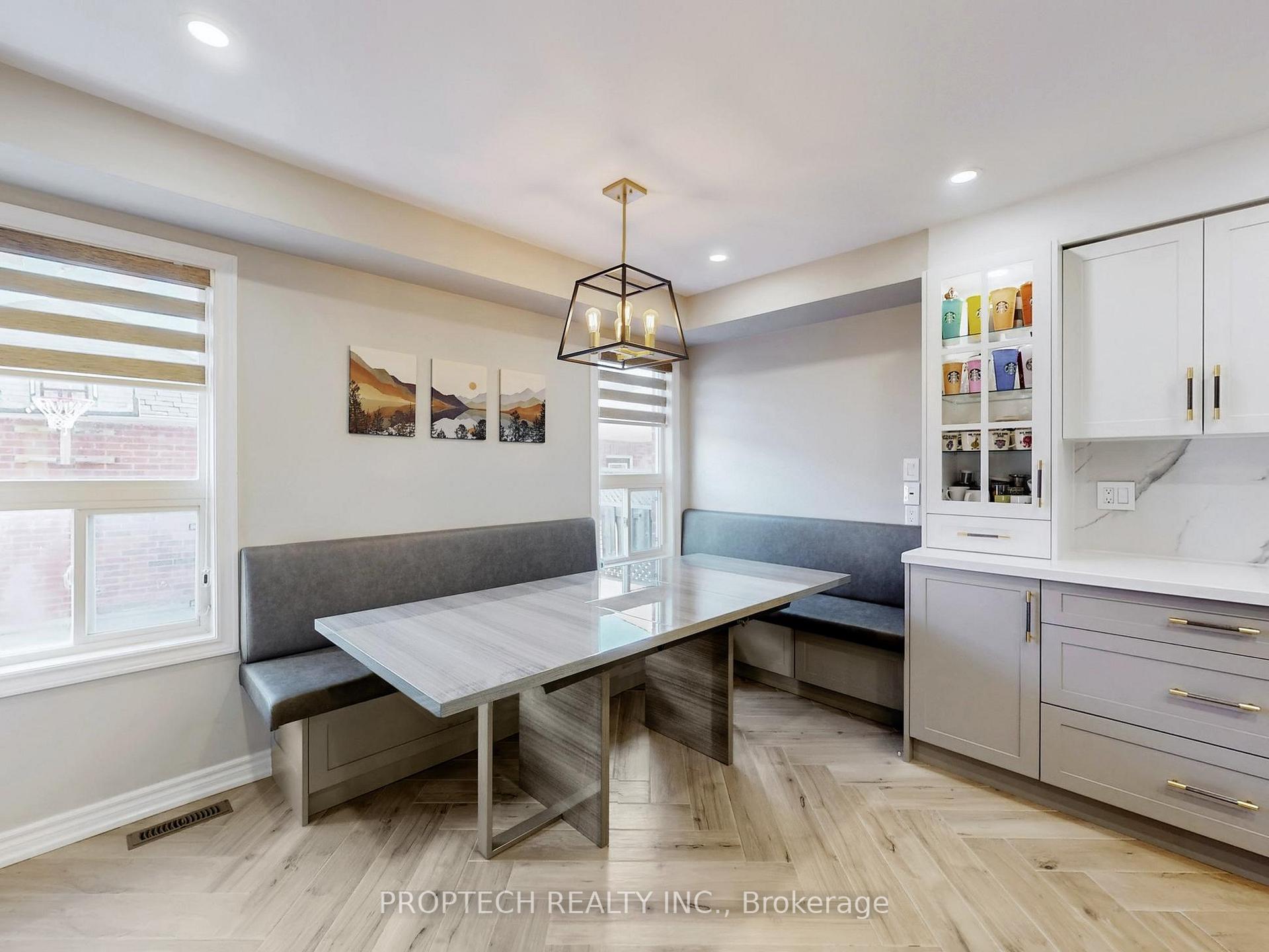 Photo 16 of 61 Cariglia Trail, Markham, Village Green-South Unionville — HOMEH
