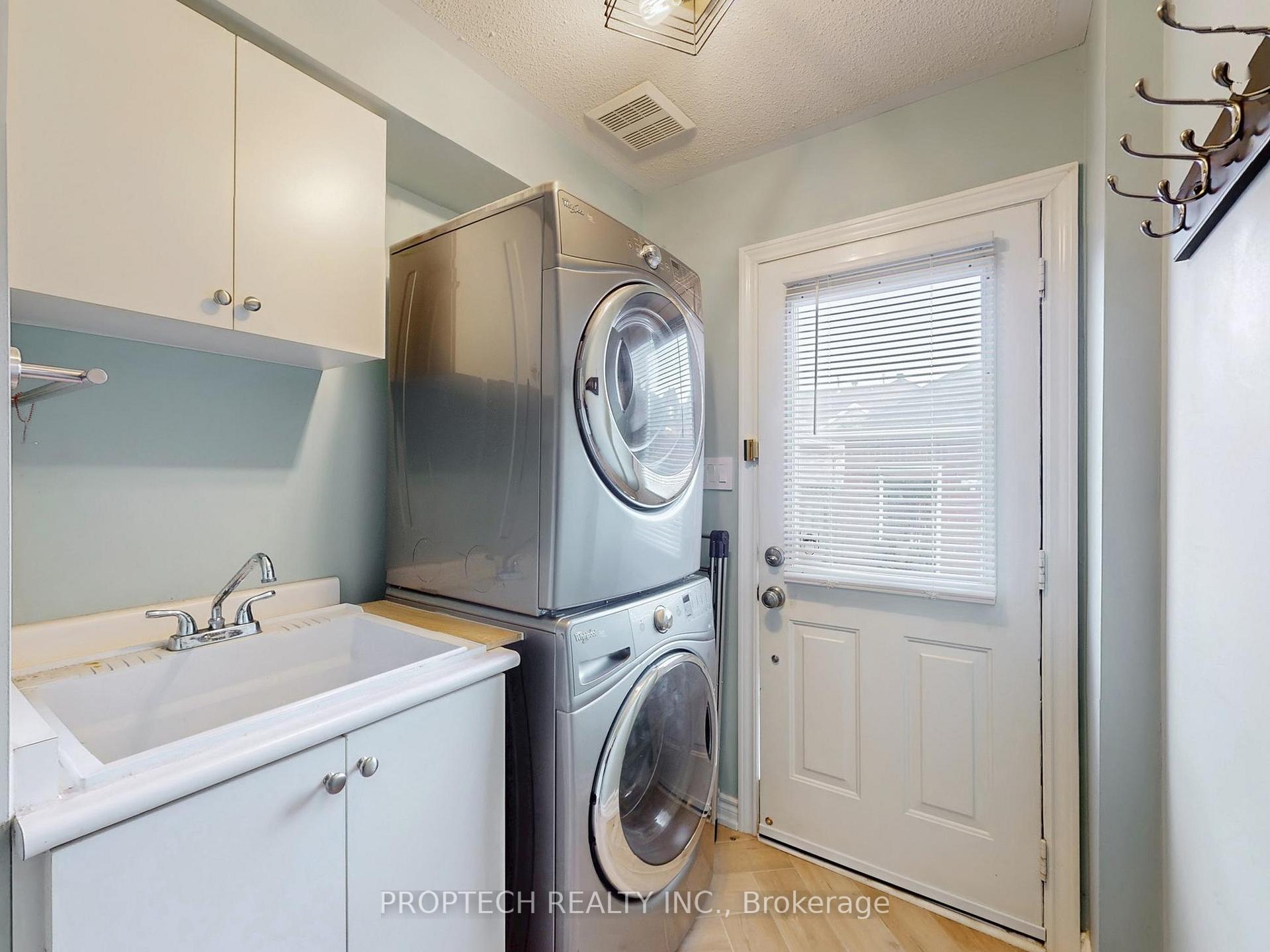Photo 19 of 61 Cariglia Trail, Markham, Village Green-South Unionville — HOMEH