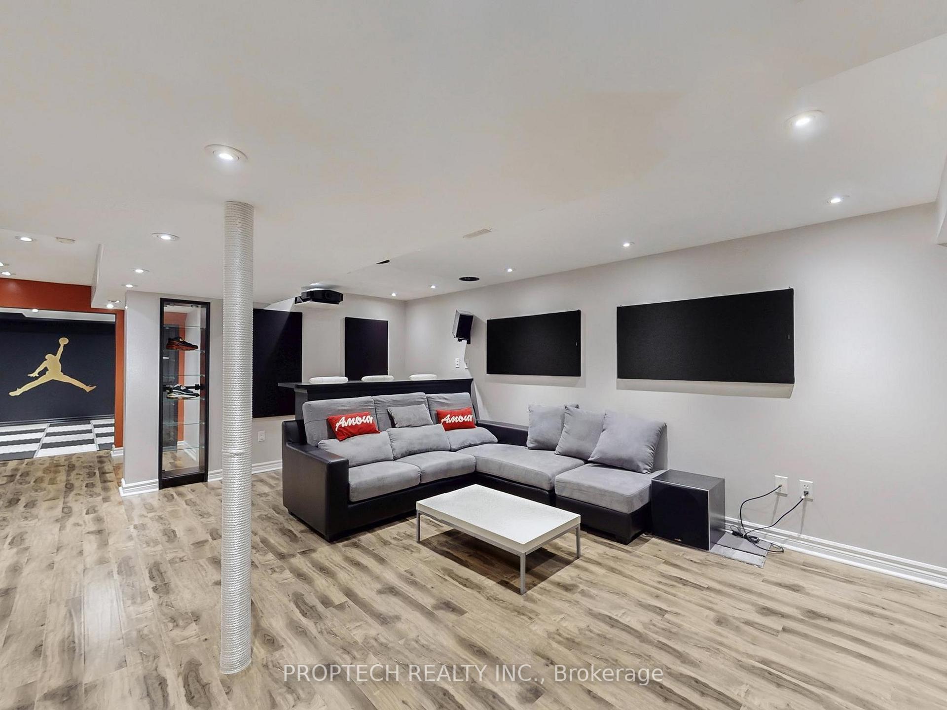 Photo 32 of 61 Cariglia Trail, Markham, Village Green-South Unionville — HOMEH