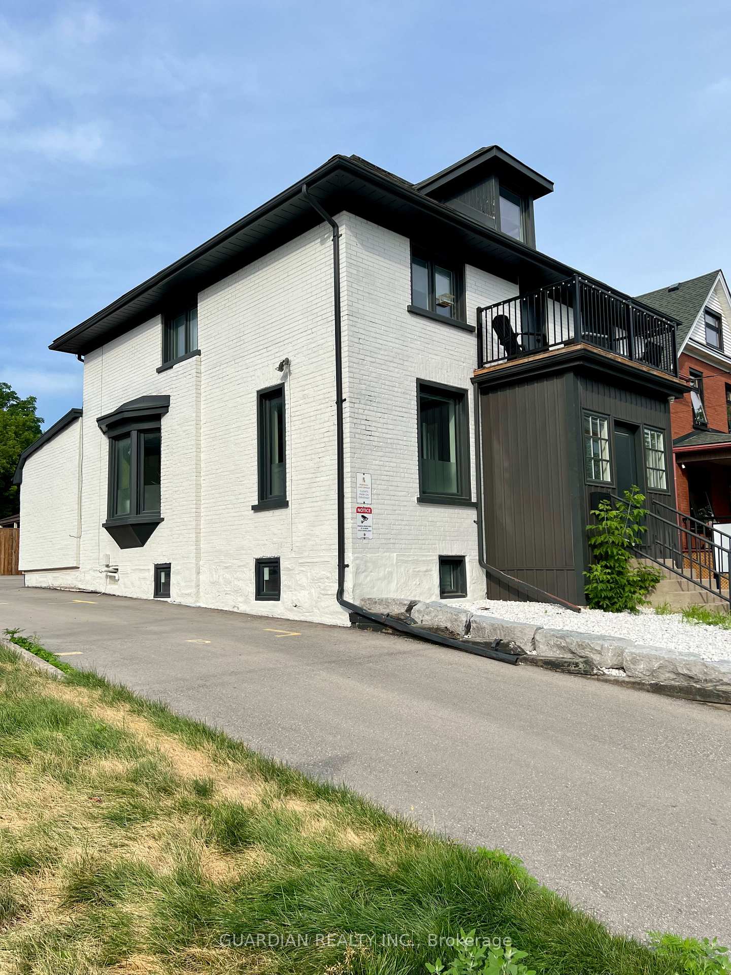 Photo 3 of 150 Duke Street E, Kitchener — HOMEH