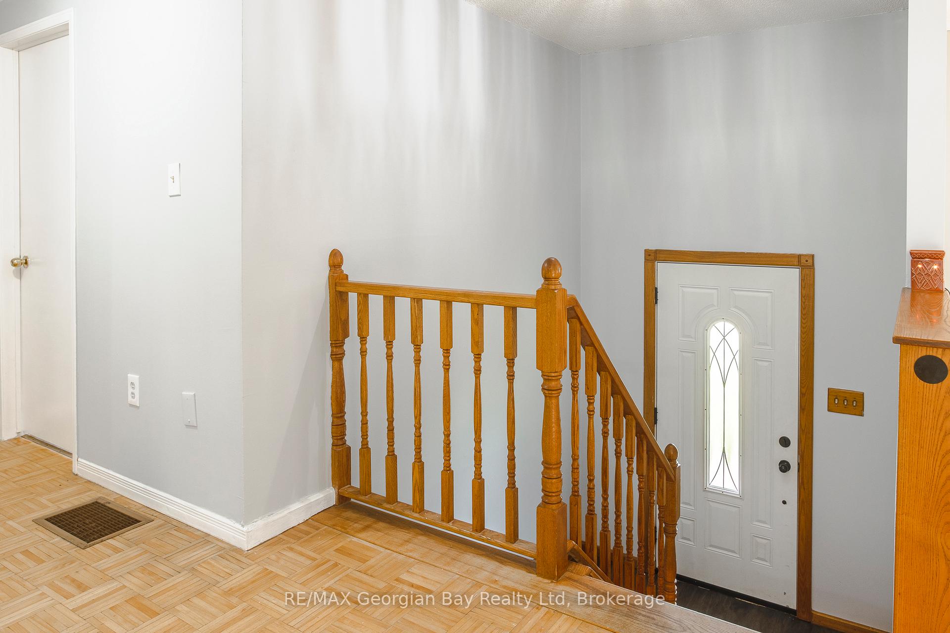 Photo 4 of 332 Galloway Boulevard, Midland — HOMEH