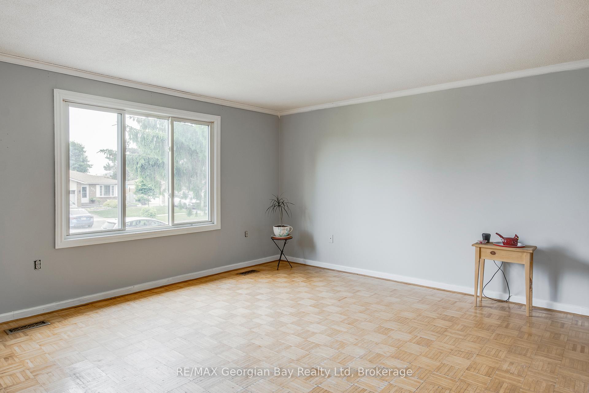 Photo 7 of 332 Galloway Boulevard, Midland — HOMEH
