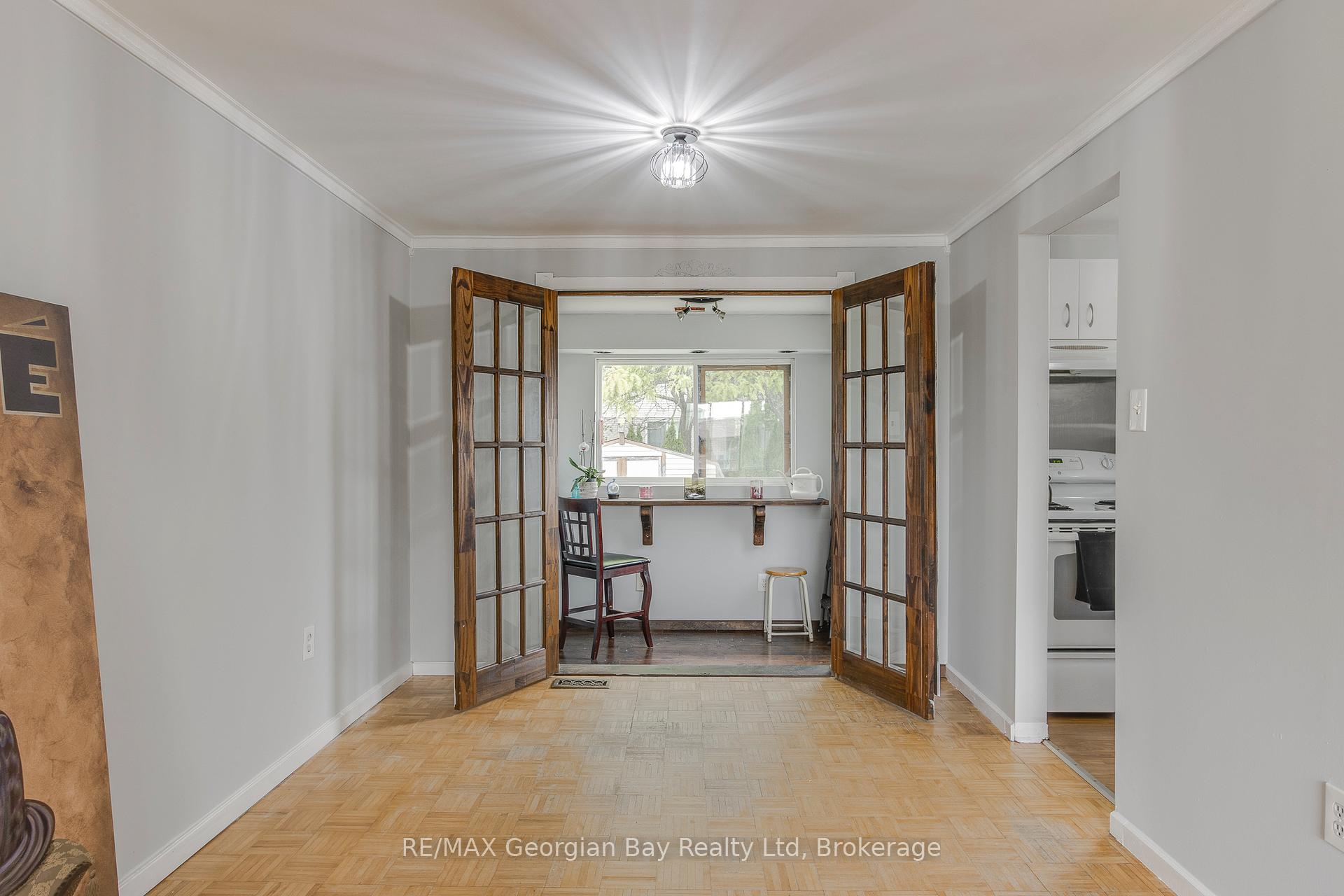 Photo 10 of 332 Galloway Boulevard, Midland — HOMEH