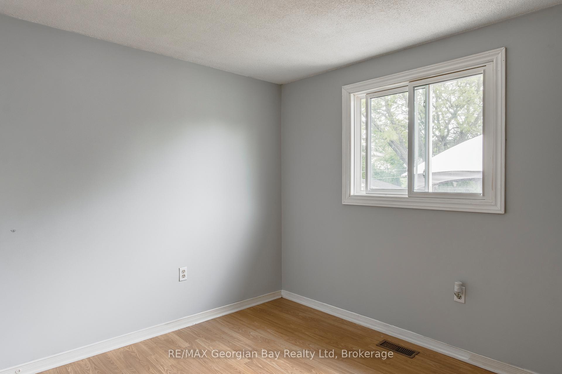 Photo 20 of 332 Galloway Boulevard, Midland — HOMEH