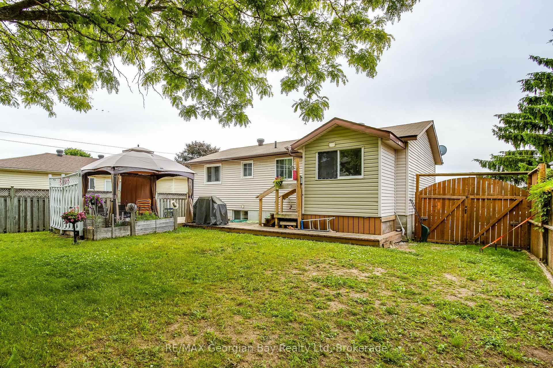 Photo 27 of 332 Galloway Boulevard, Midland — HOMEH