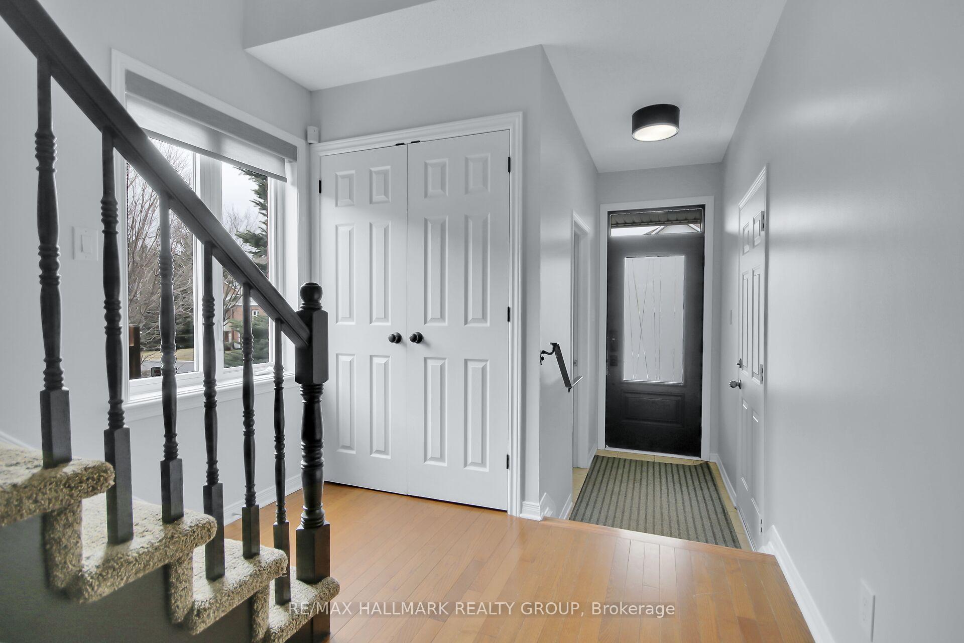 Photo 2 of 174 Gatespark Private, Ottawa, Kanata - Kanata Lakes/Heritage Hills — HOMEH