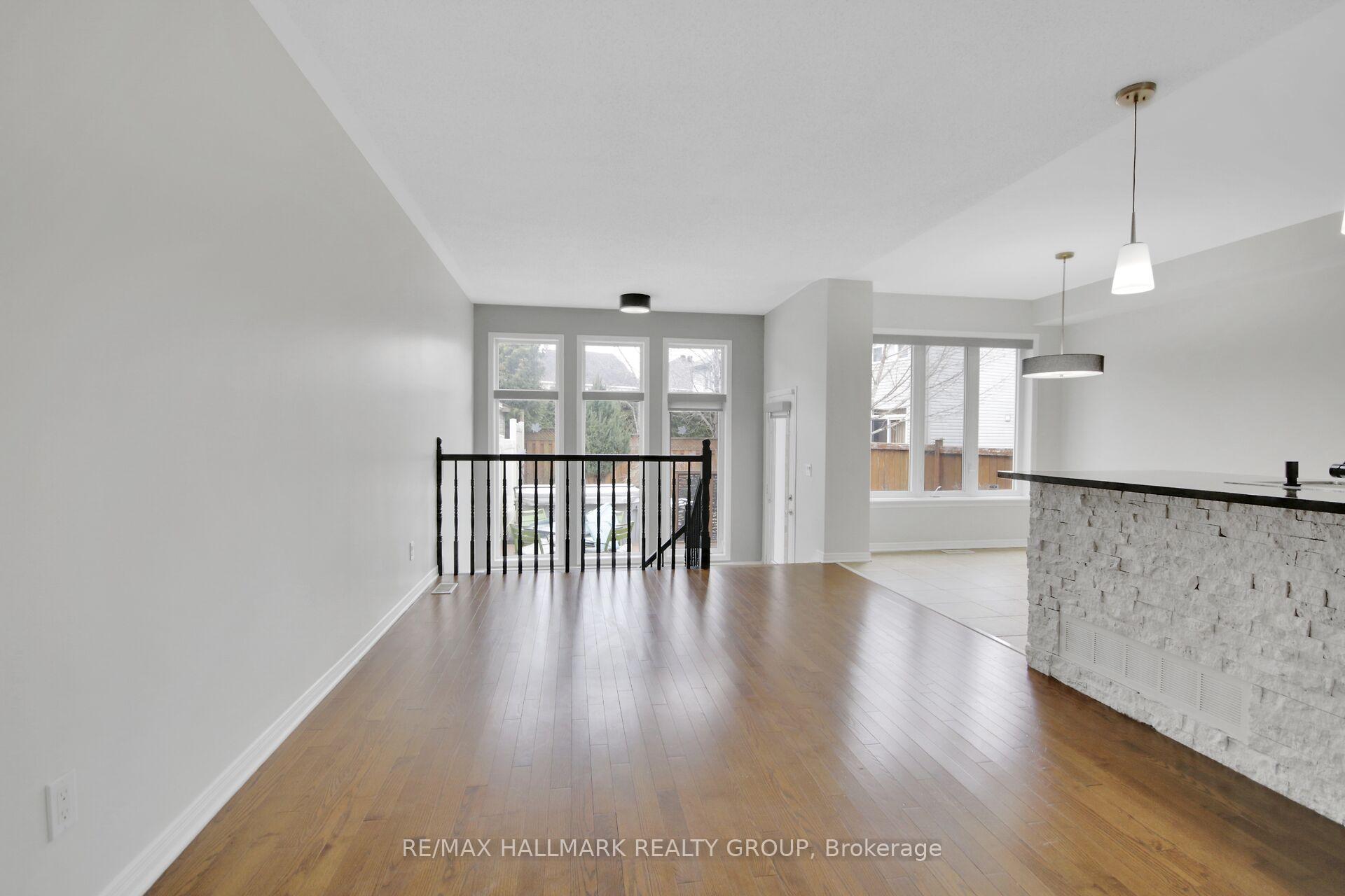 Photo 4 of 174 Gatespark Private, Ottawa, Kanata - Kanata Lakes/Heritage Hills — HOMEH