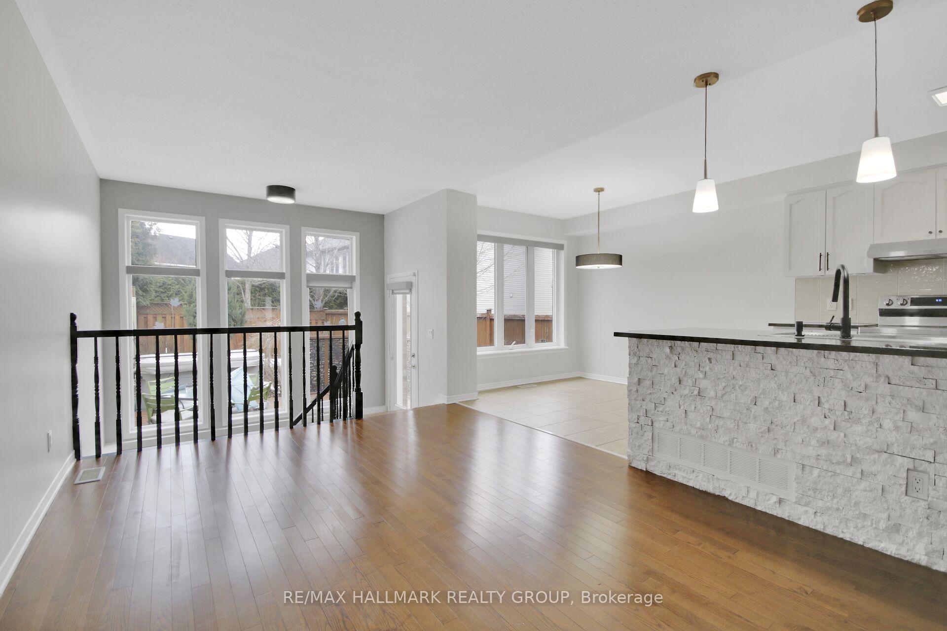 Photo 6 of 174 Gatespark Private, Ottawa, Kanata - Kanata Lakes/Heritage Hills — HOMEH