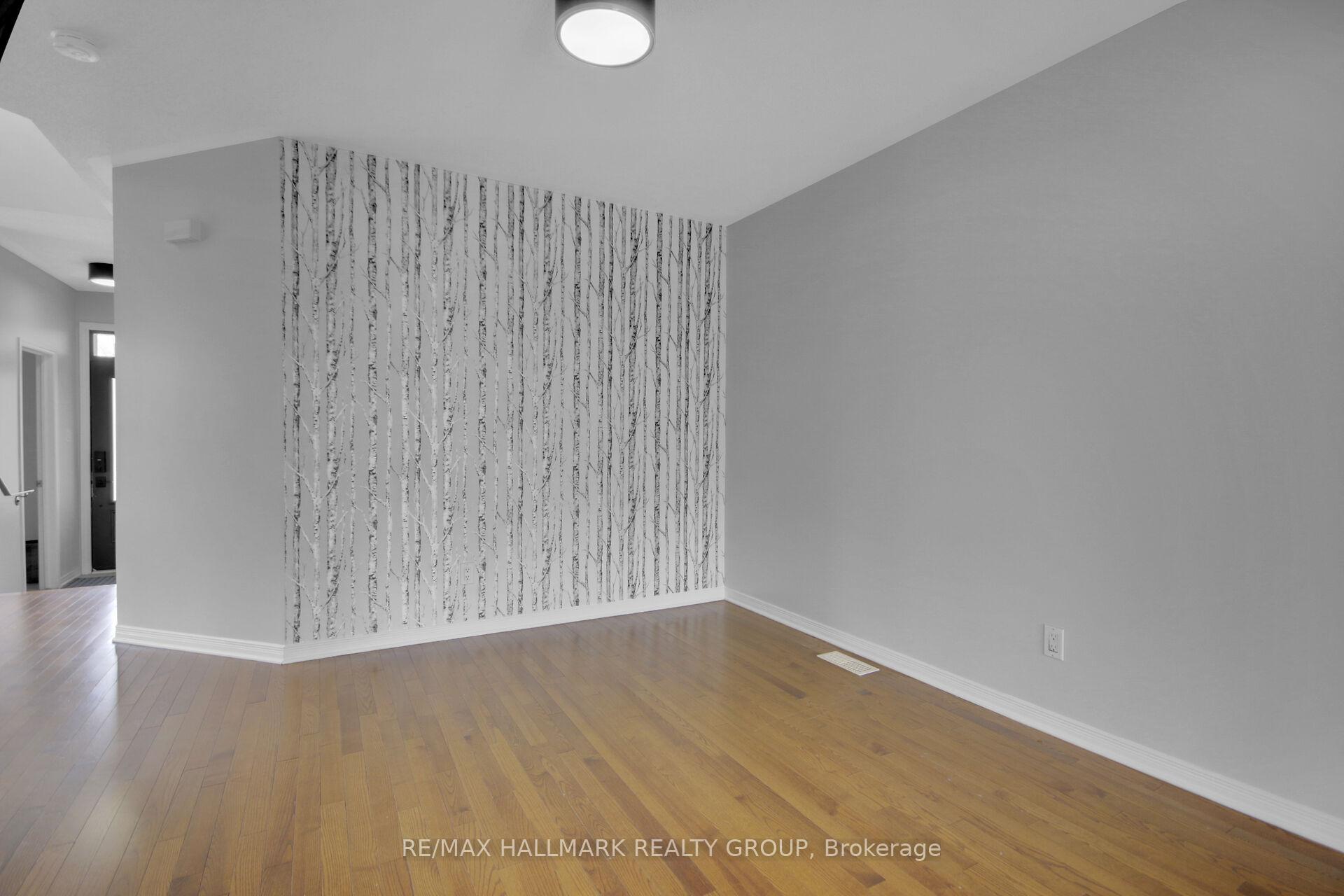 Photo 7 of 174 Gatespark Private, Ottawa, Kanata - Kanata Lakes/Heritage Hills — HOMEH