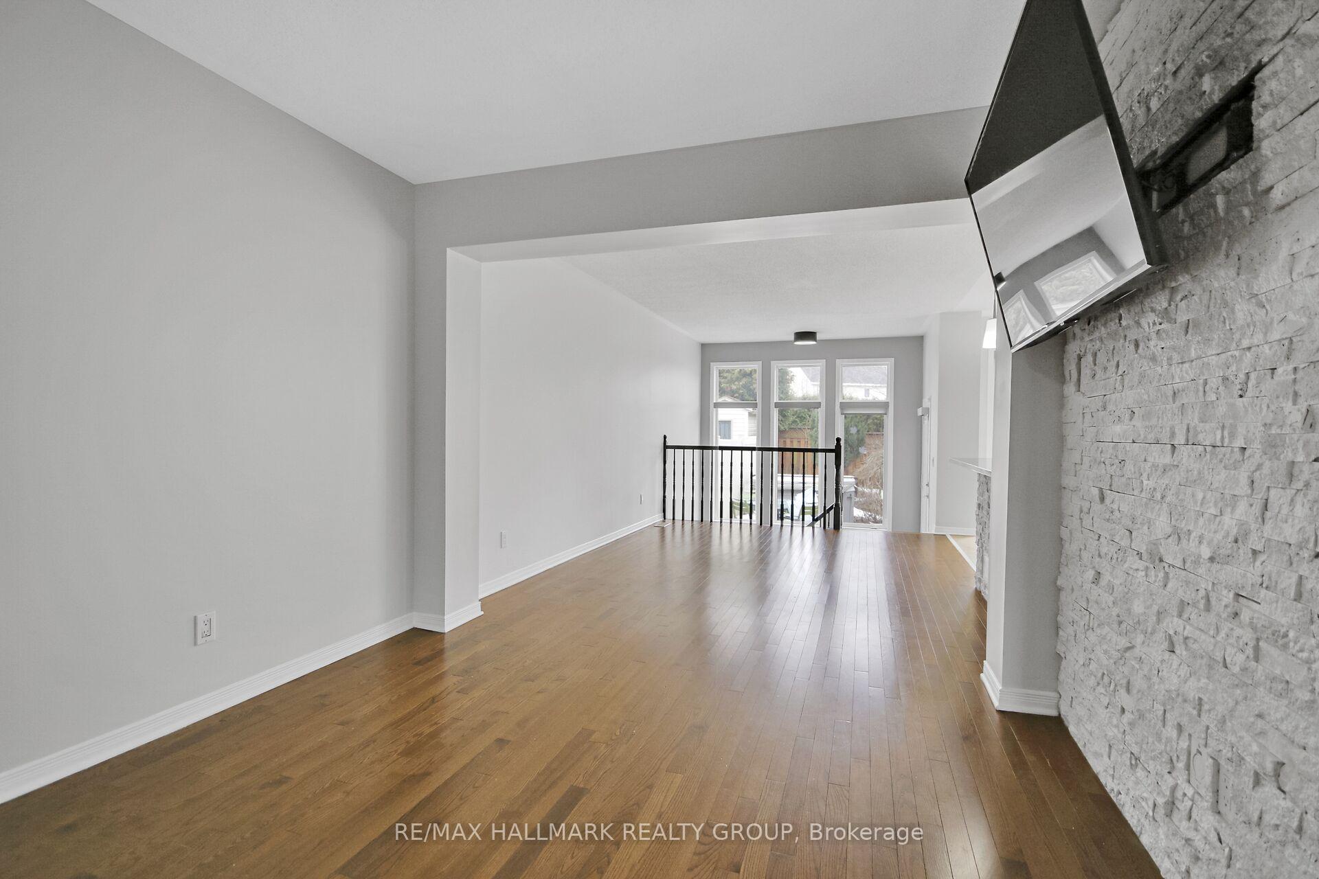 Photo 11 of 174 Gatespark Private, Ottawa, Kanata - Kanata Lakes/Heritage Hills — HOMEH