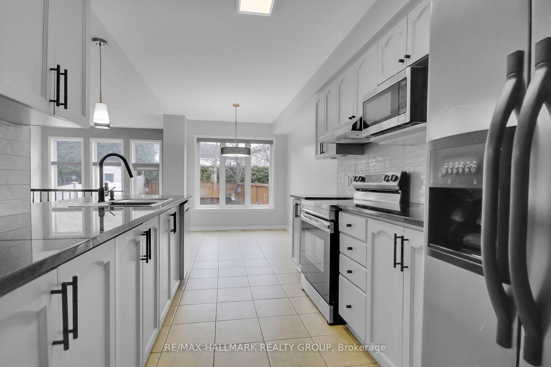 Photo 14 of 174 Gatespark Private, Ottawa, Kanata - Kanata Lakes/Heritage Hills — HOMEH