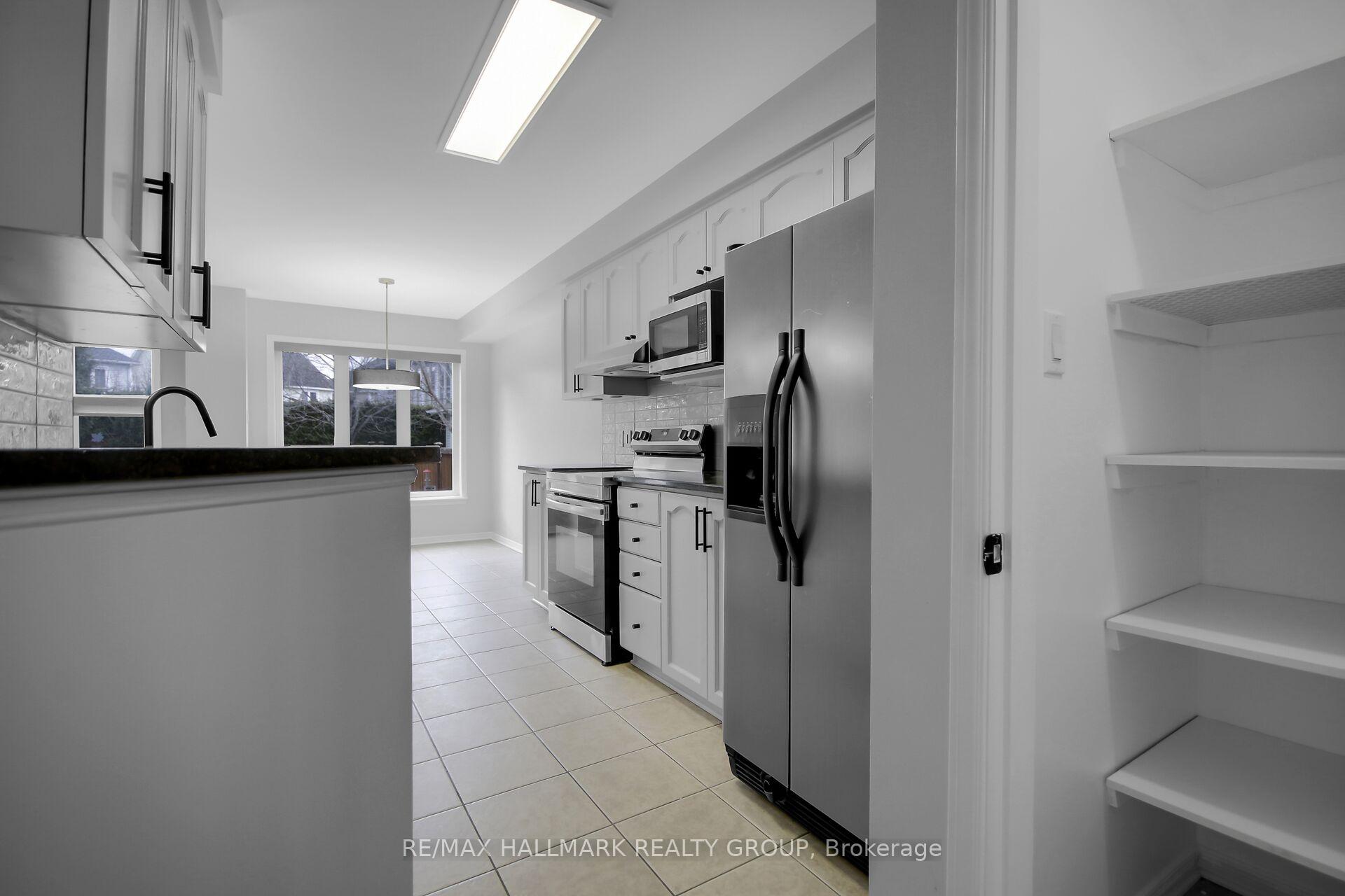 Photo 15 of 174 Gatespark Private, Ottawa, Kanata - Kanata Lakes/Heritage Hills — HOMEH