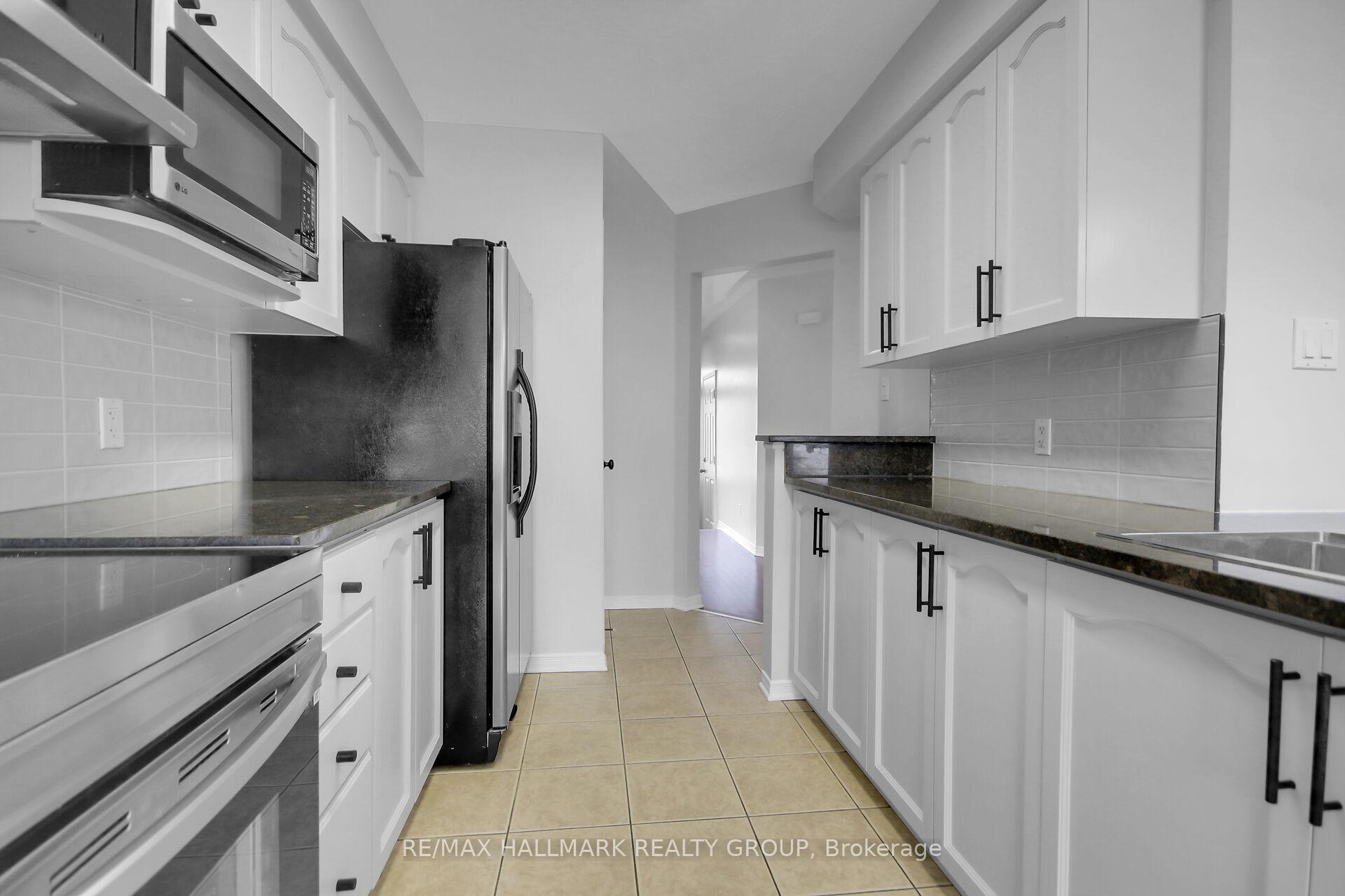 Photo 18 of 174 Gatespark Private, Ottawa, Kanata - Kanata Lakes/Heritage Hills — HOMEH