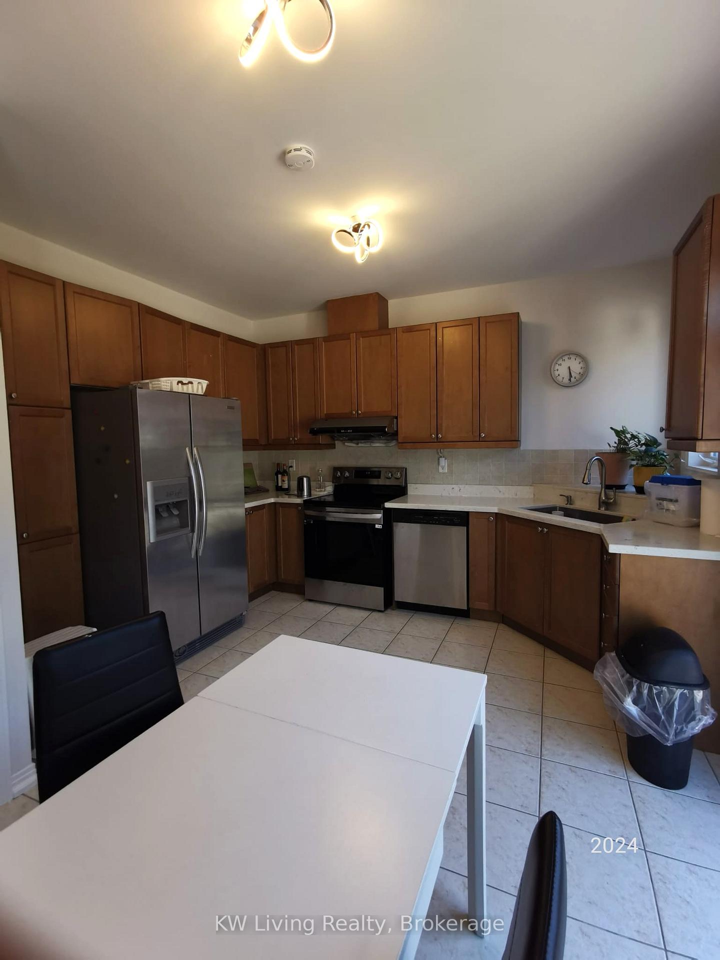 Photo 5 of Unit Main, 72 Oakford Drive, Markham, Cachet — HOMEH