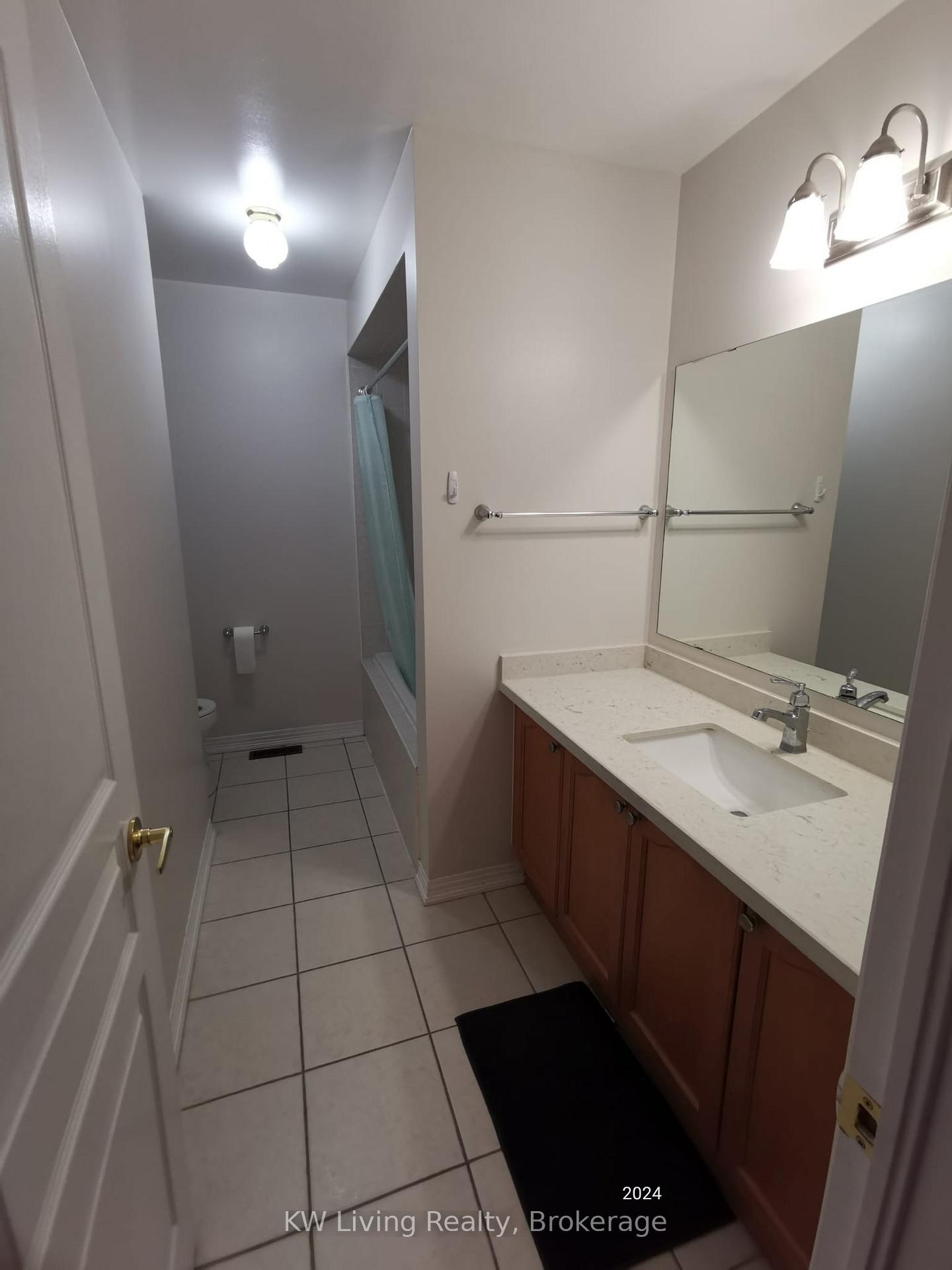 Photo 13 of Unit Main, 72 Oakford Drive, Markham, Cachet — HOMEH