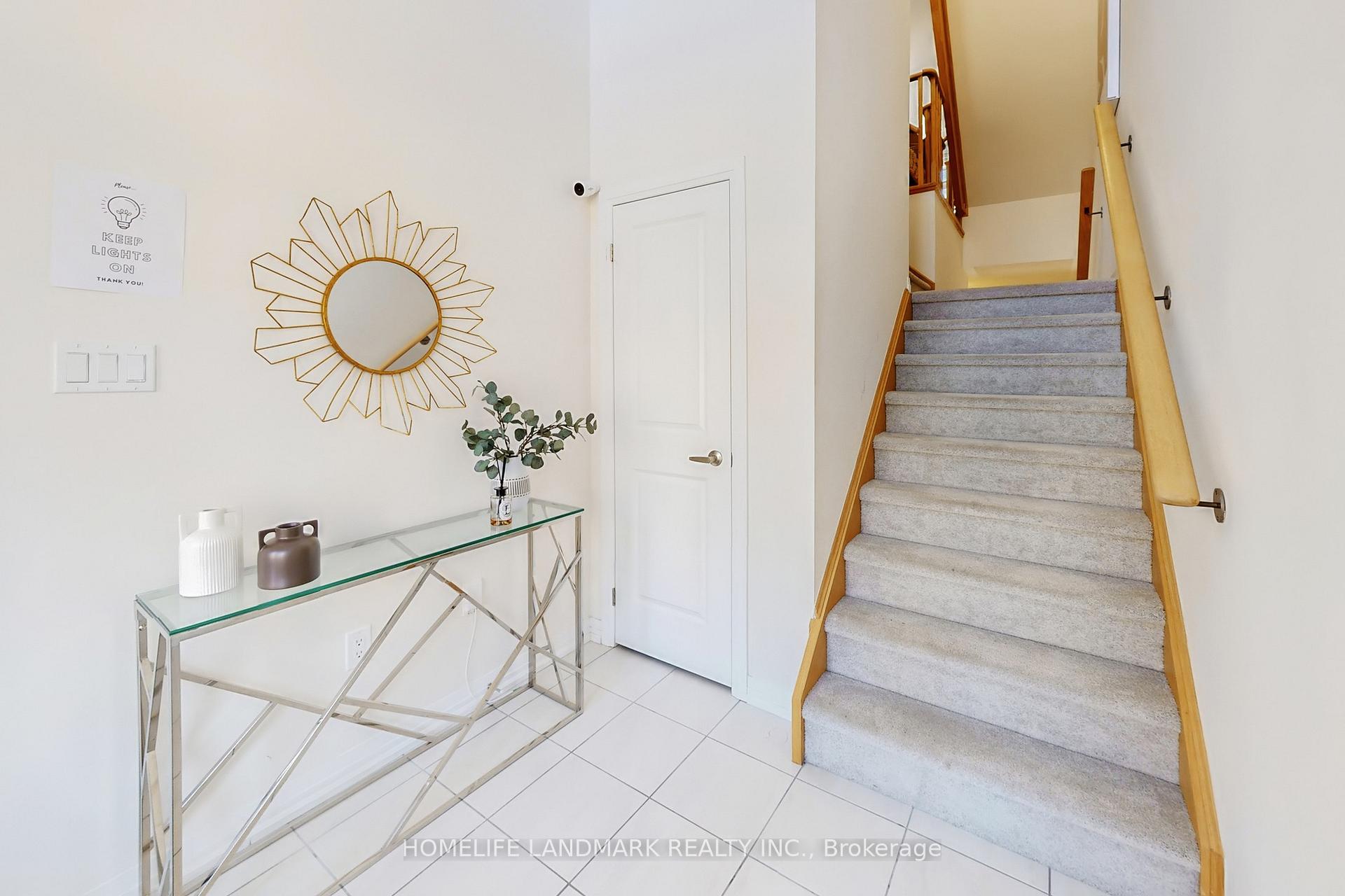 Photo 4 of 32 Sissons Way, Markham, Cedar Grove — HOMEH