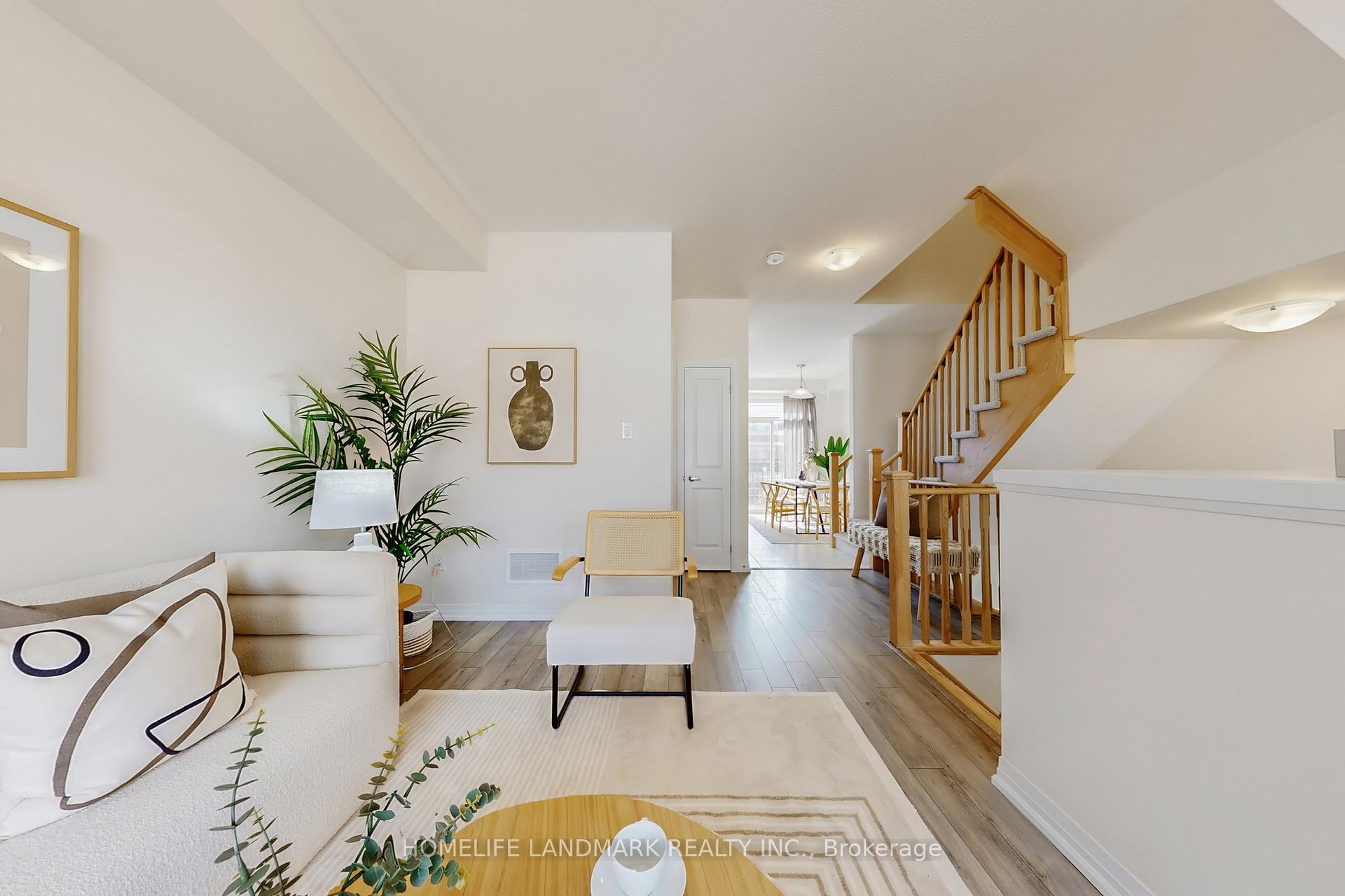 Photo 7 of 32 Sissons Way, Markham, Cedar Grove — HOMEH