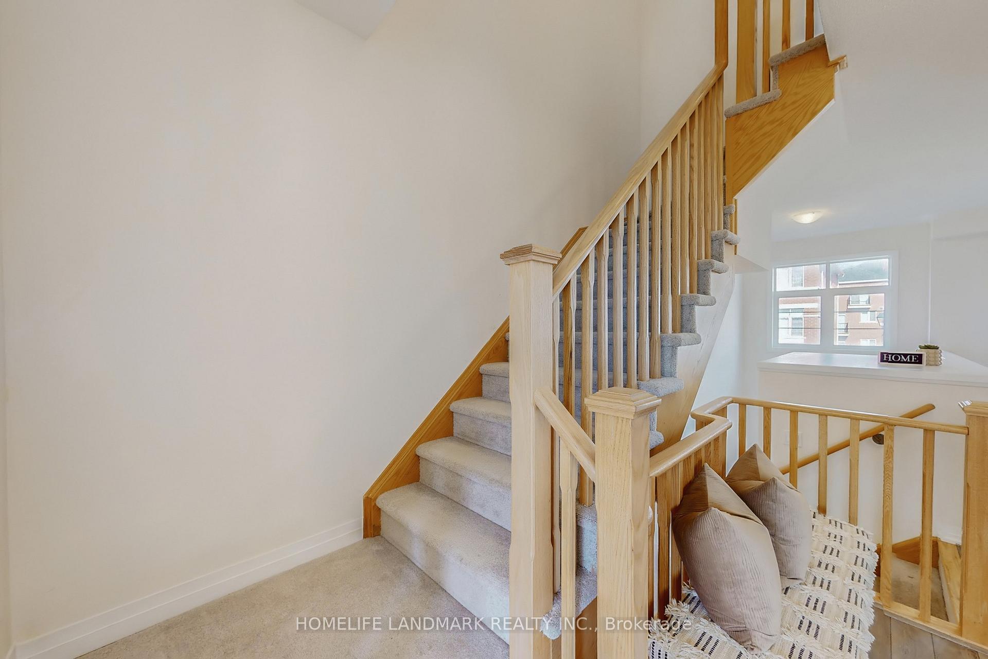 Photo 23 of 32 Sissons Way, Markham, Cedar Grove — HOMEH