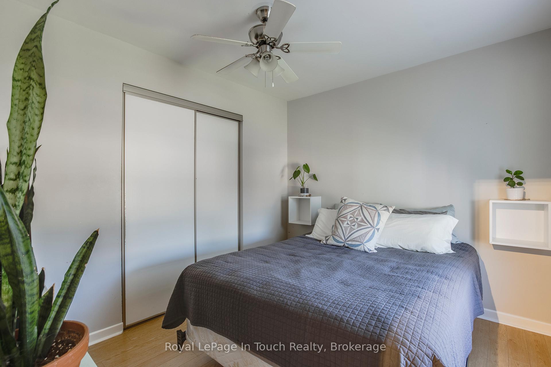Photo 5 of 710 Bay Street, Midland — HOMEH