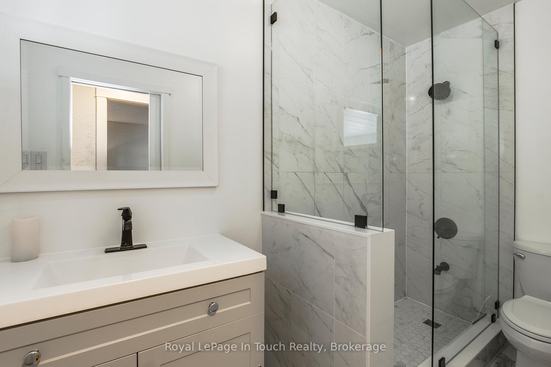 Photo 7 of 710 Bay Street, Midland — HOMEH