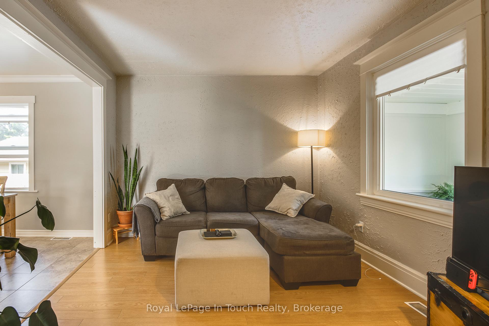 Photo 16 of 710 Bay Street, Midland — HOMEH