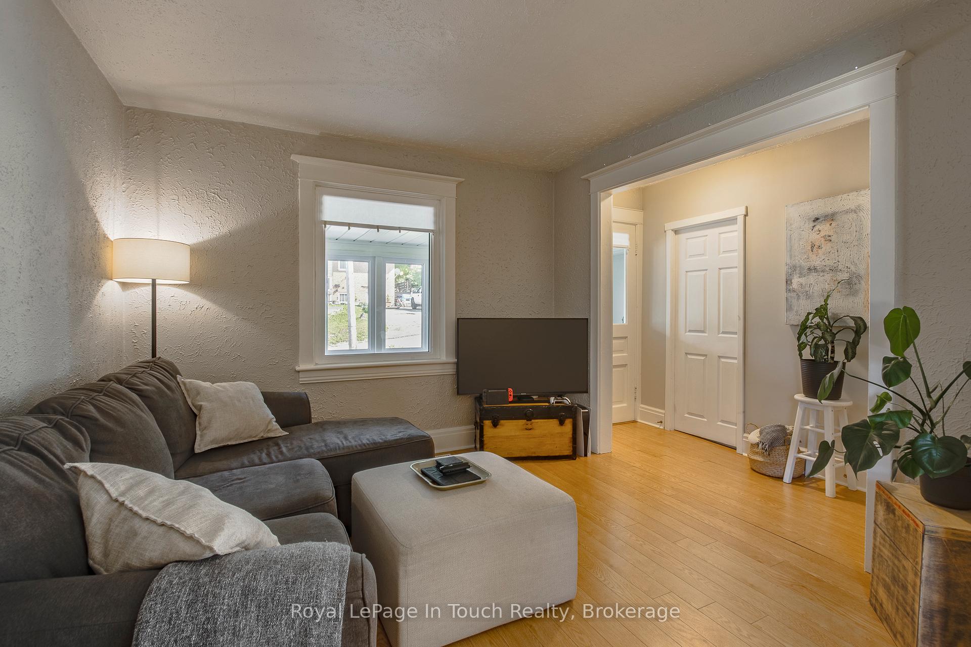 Photo 18 of 710 Bay Street, Midland — HOMEH
