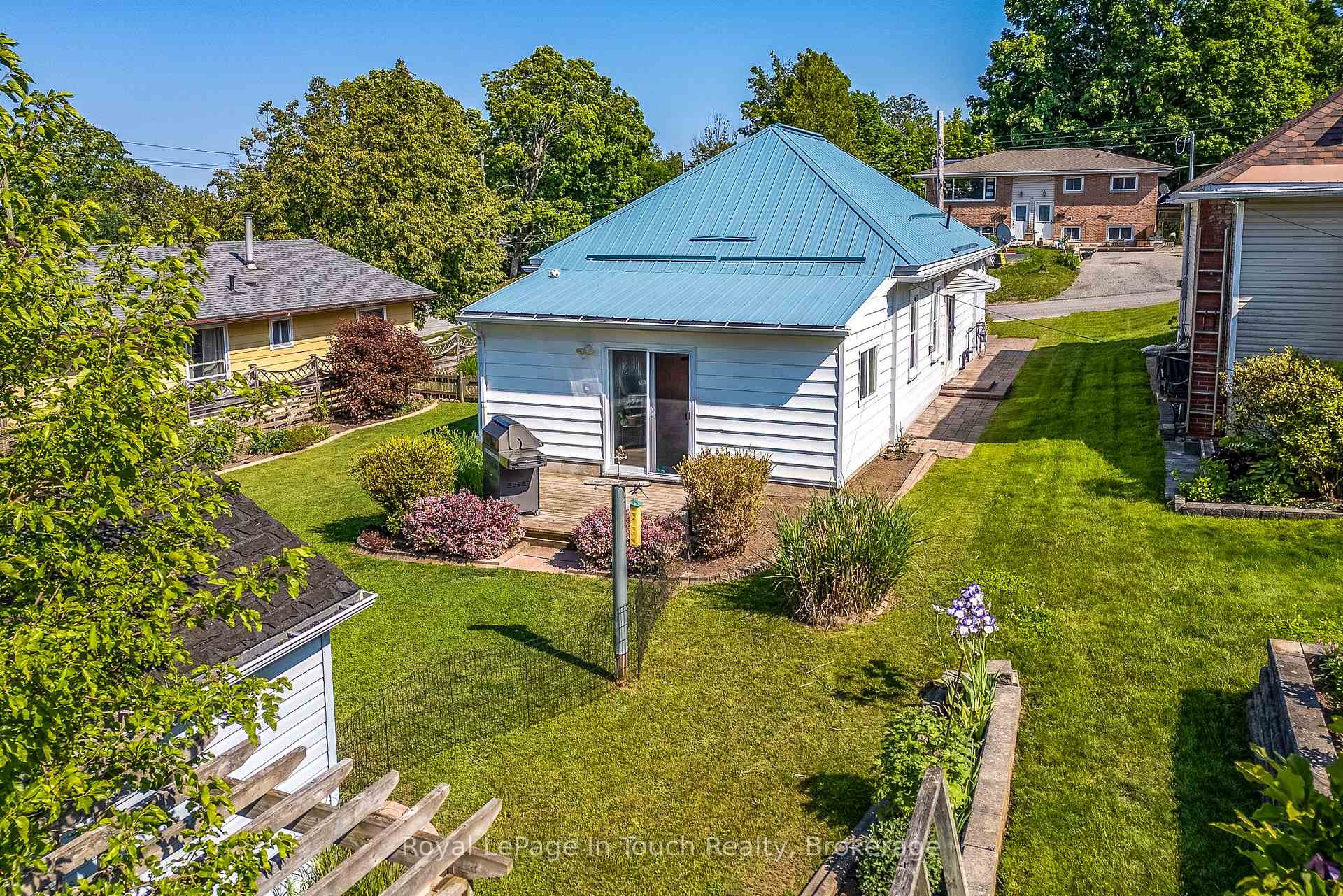 Photo 22 of 710 Bay Street, Midland — HOMEH