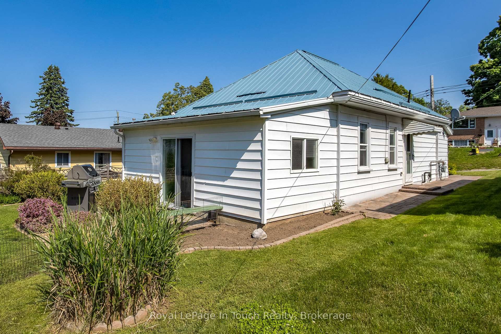 Photo 31 of 710 Bay Street, Midland — HOMEH