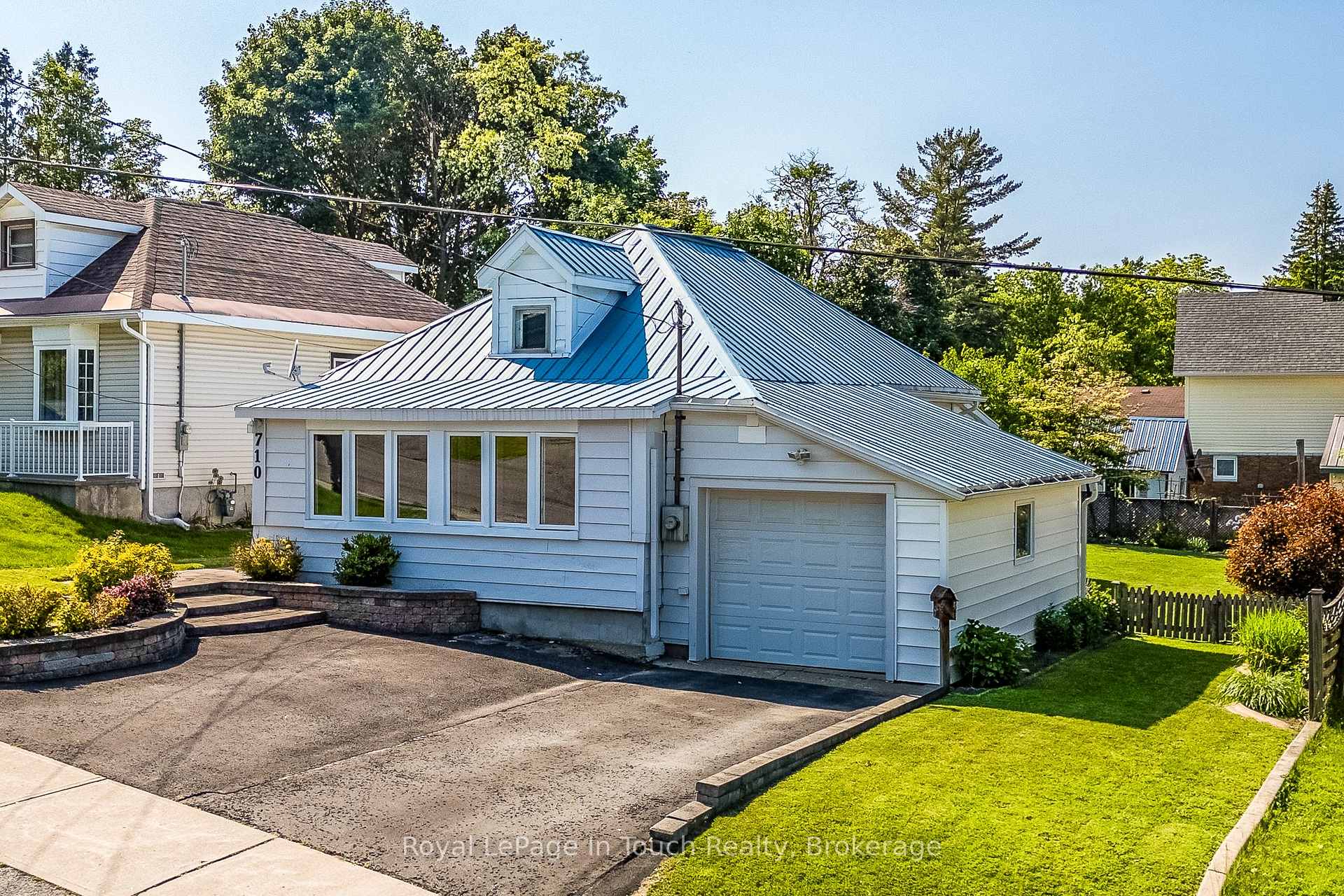 Photo 35 of 710 Bay Street, Midland — HOMEH