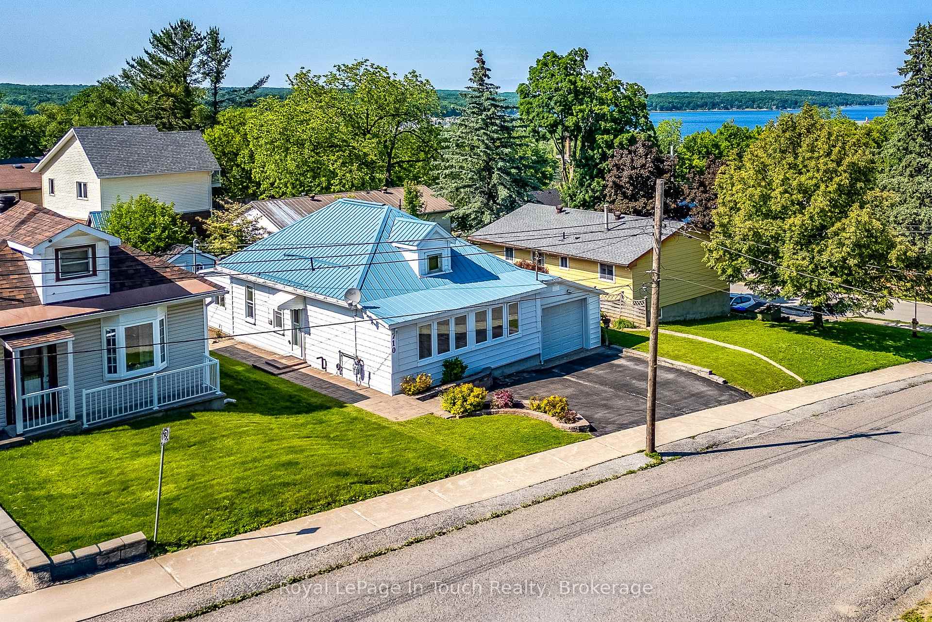 Photo 36 of 710 Bay Street, Midland — HOMEH