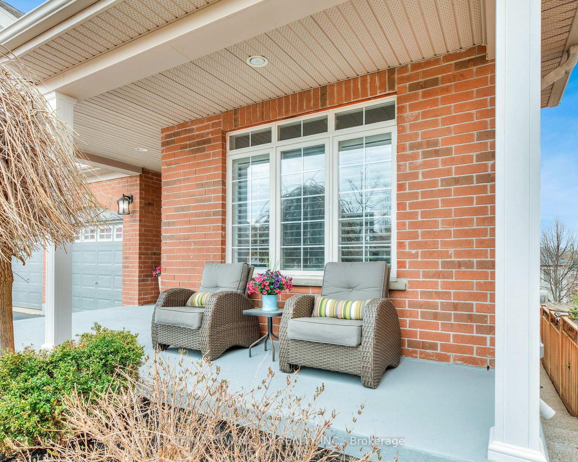 Photo 3 of 928 Manorbrook Court, Kitchener — HOMEH
