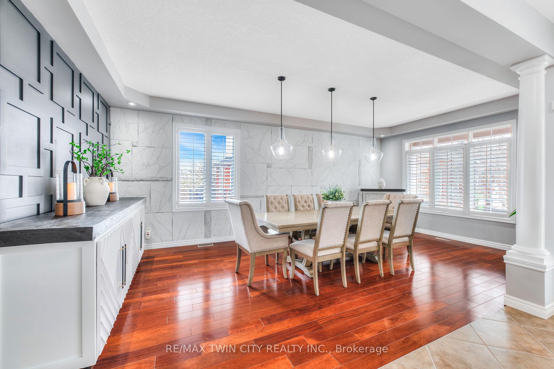 Photo 5 of 928 Manorbrook Court, Kitchener — HOMEH
