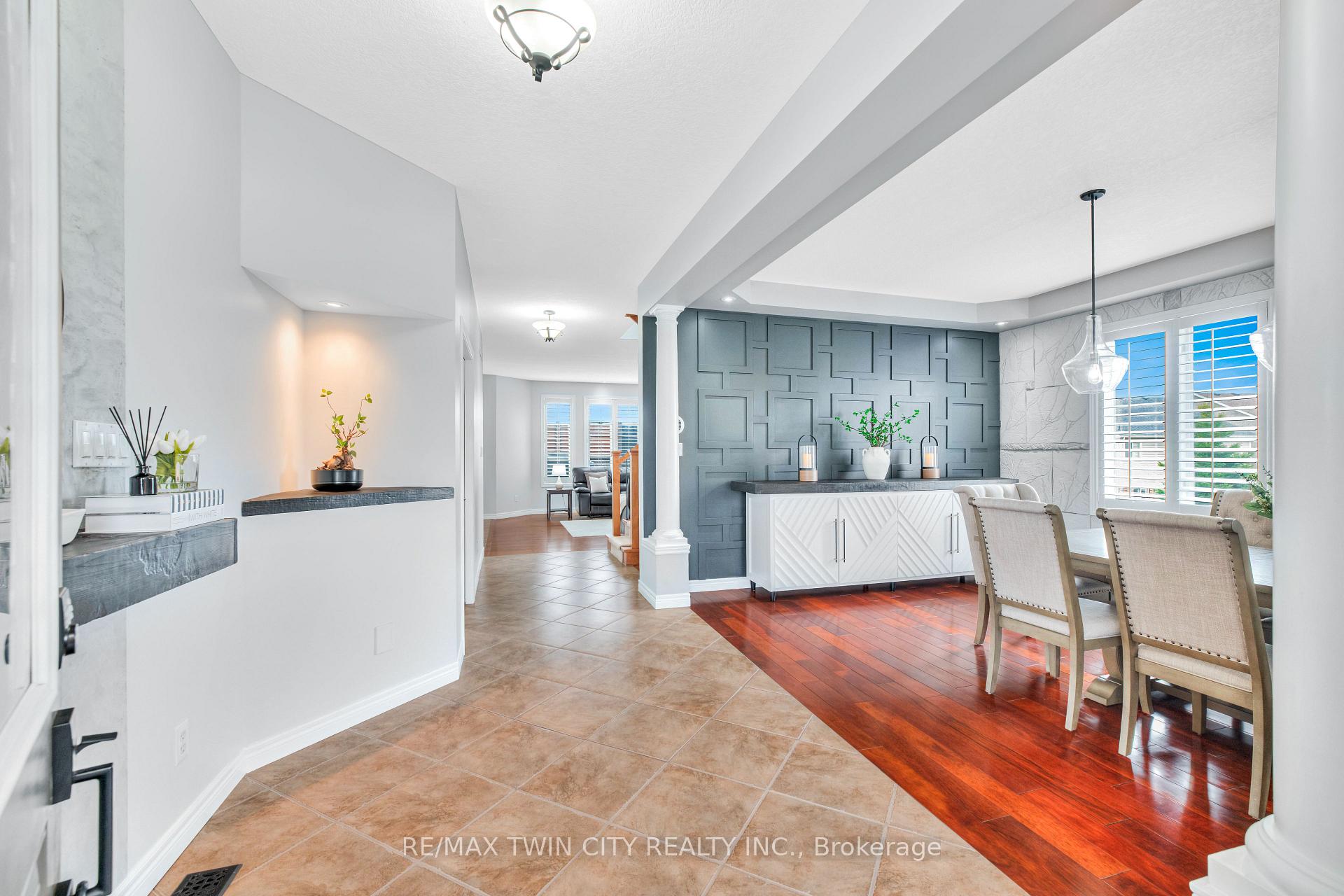 Photo 6 of 928 Manorbrook Court, Kitchener — HOMEH