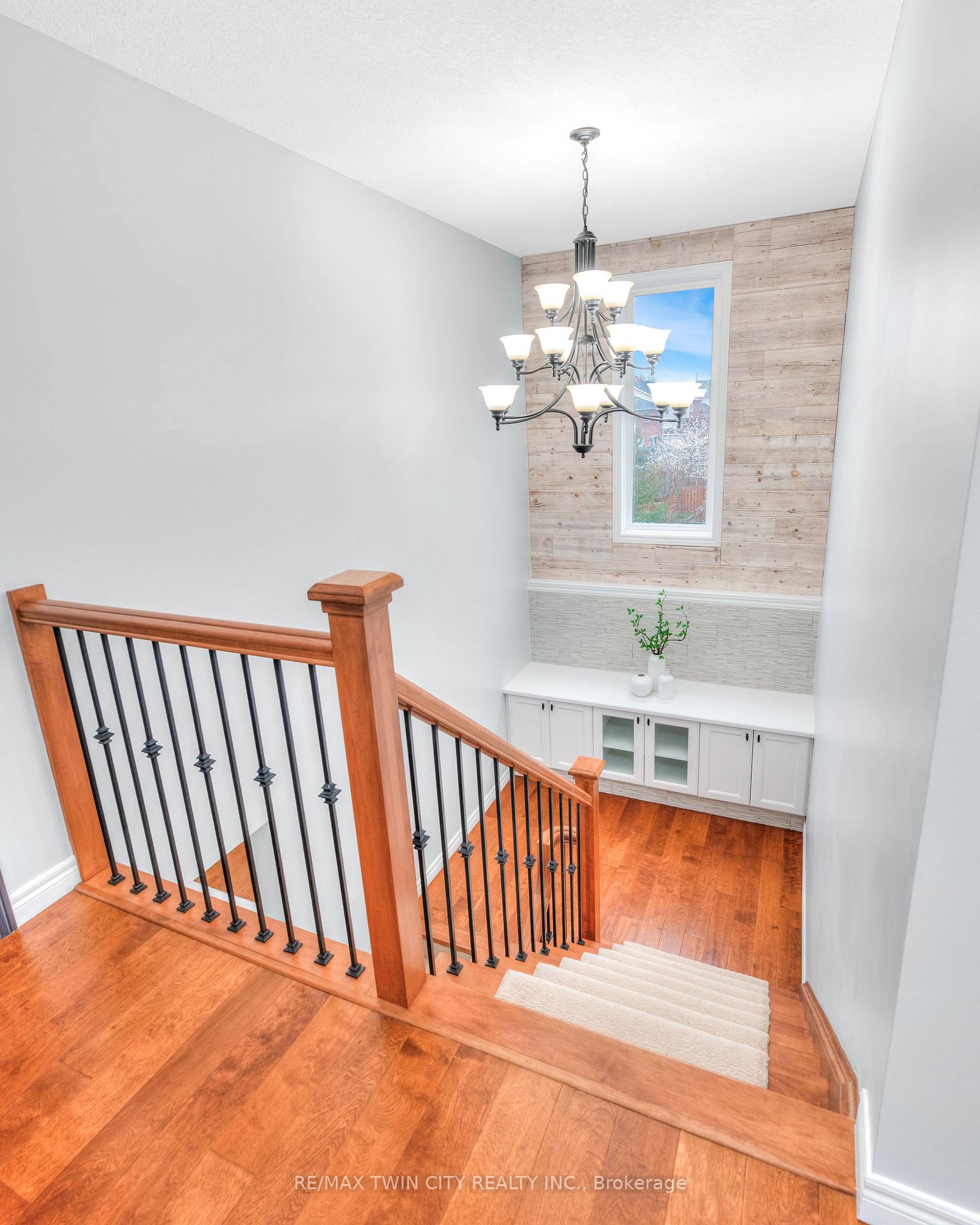 Photo 18 of 928 Manorbrook Court, Kitchener — HOMEH