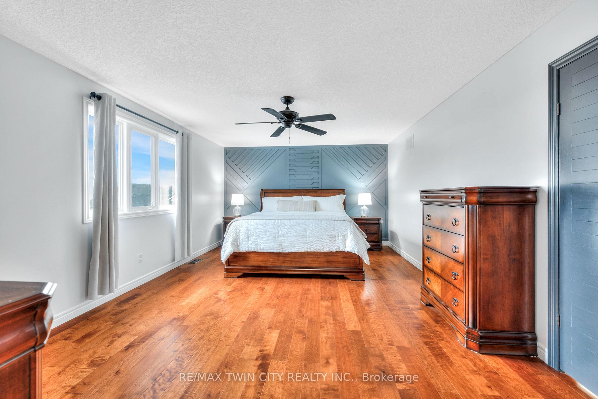 Photo 20 of 928 Manorbrook Court, Kitchener — HOMEH