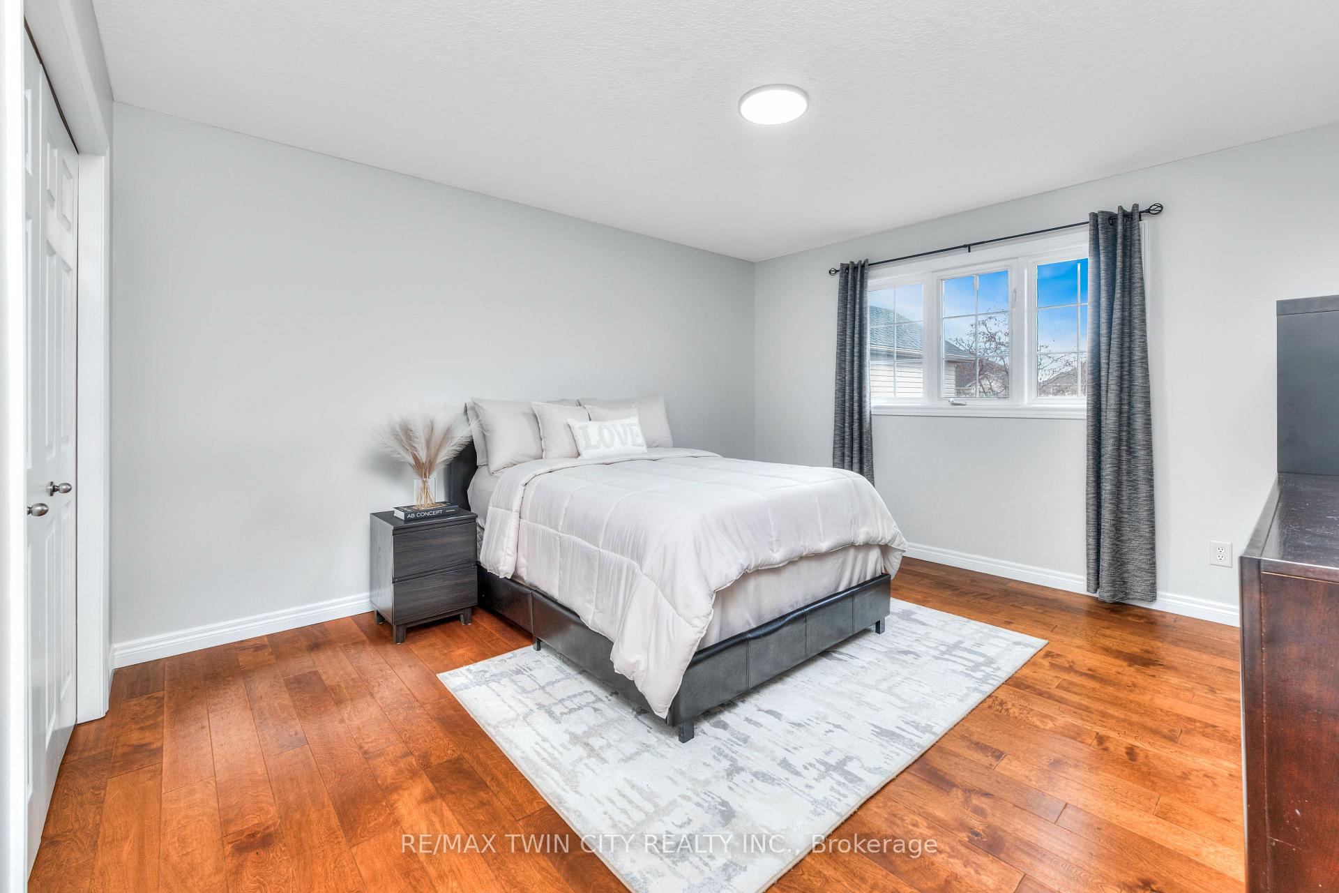 Photo 24 of 928 Manorbrook Court, Kitchener — HOMEH
