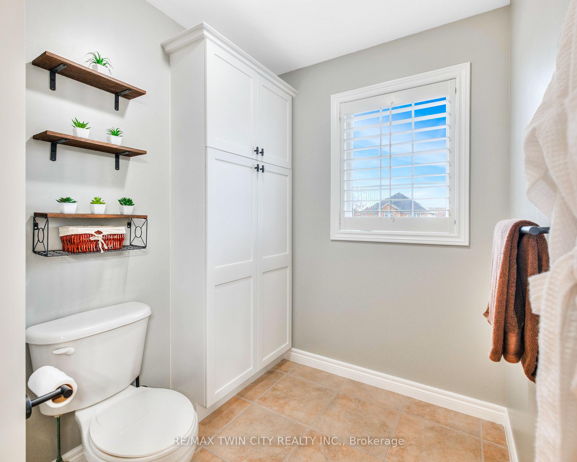 Photo 26 of 928 Manorbrook Court, Kitchener — HOMEH