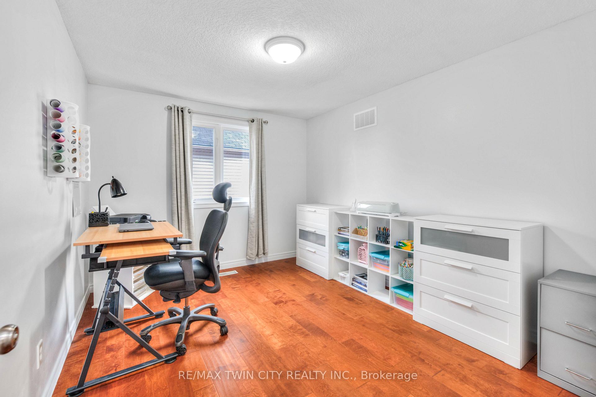 Photo 28 of 928 Manorbrook Court, Kitchener — HOMEH