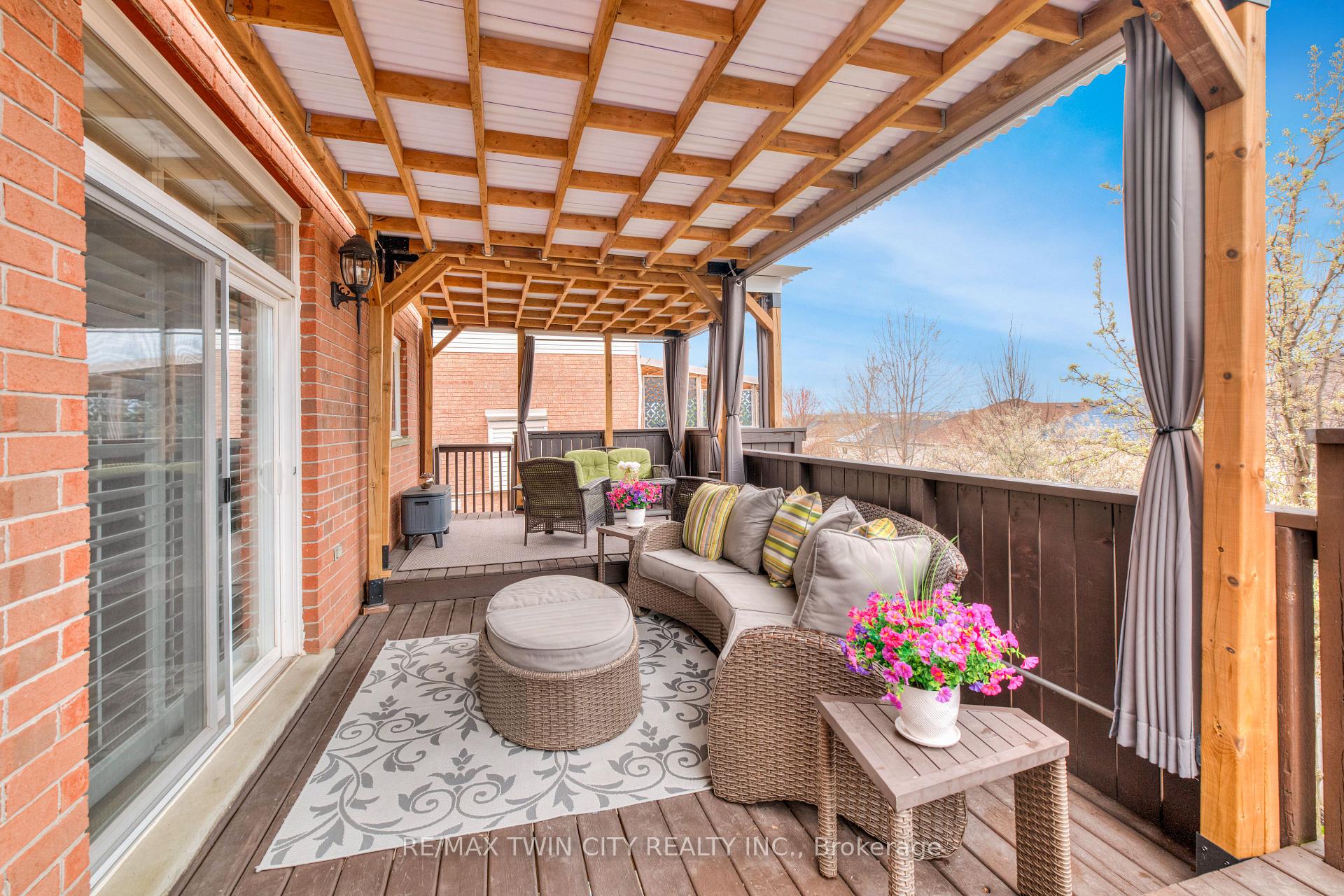 Photo 46 of 928 Manorbrook Court, Kitchener — HOMEH