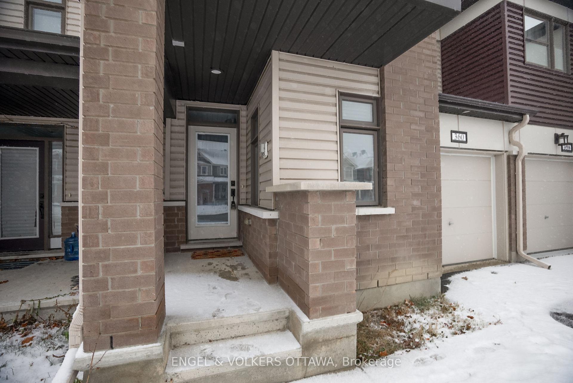 Photo 3 of 360 Rouncey Road, Ottawa, Kanata - Emerald Meadows/Trailwest — HOMEH
