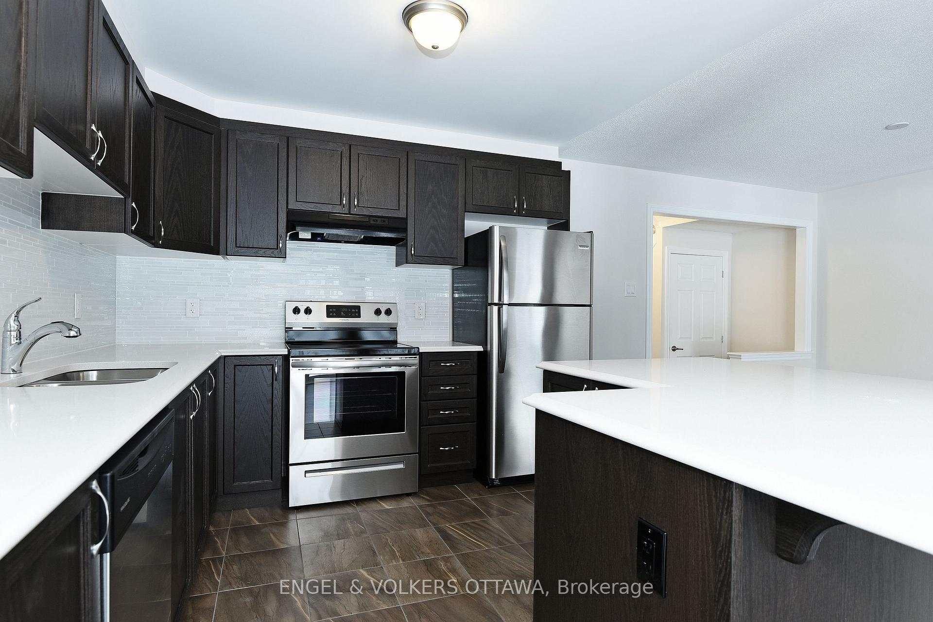 Photo 12 of 360 Rouncey Road, Ottawa, Kanata - Emerald Meadows/Trailwest — HOMEH