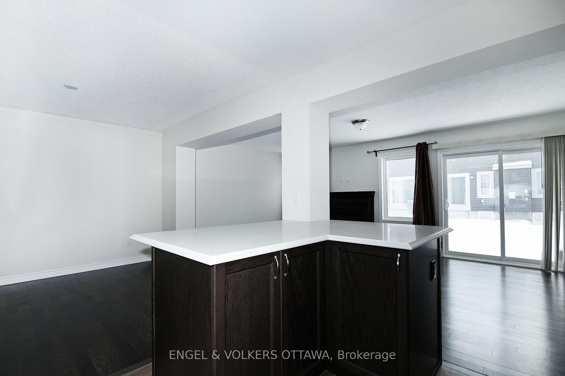 Photo 14 of 360 Rouncey Road, Ottawa, Kanata - Emerald Meadows/Trailwest — HOMEH