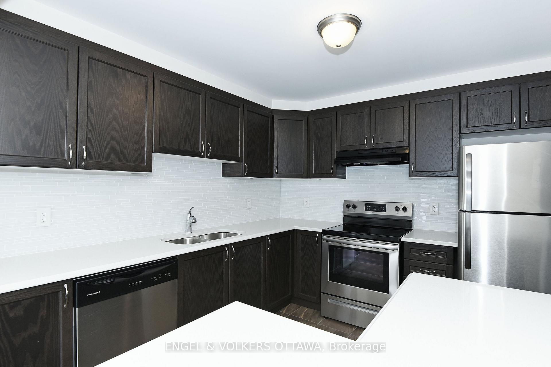 Photo 15 of 360 Rouncey Road, Ottawa, Kanata - Emerald Meadows/Trailwest — HOMEH