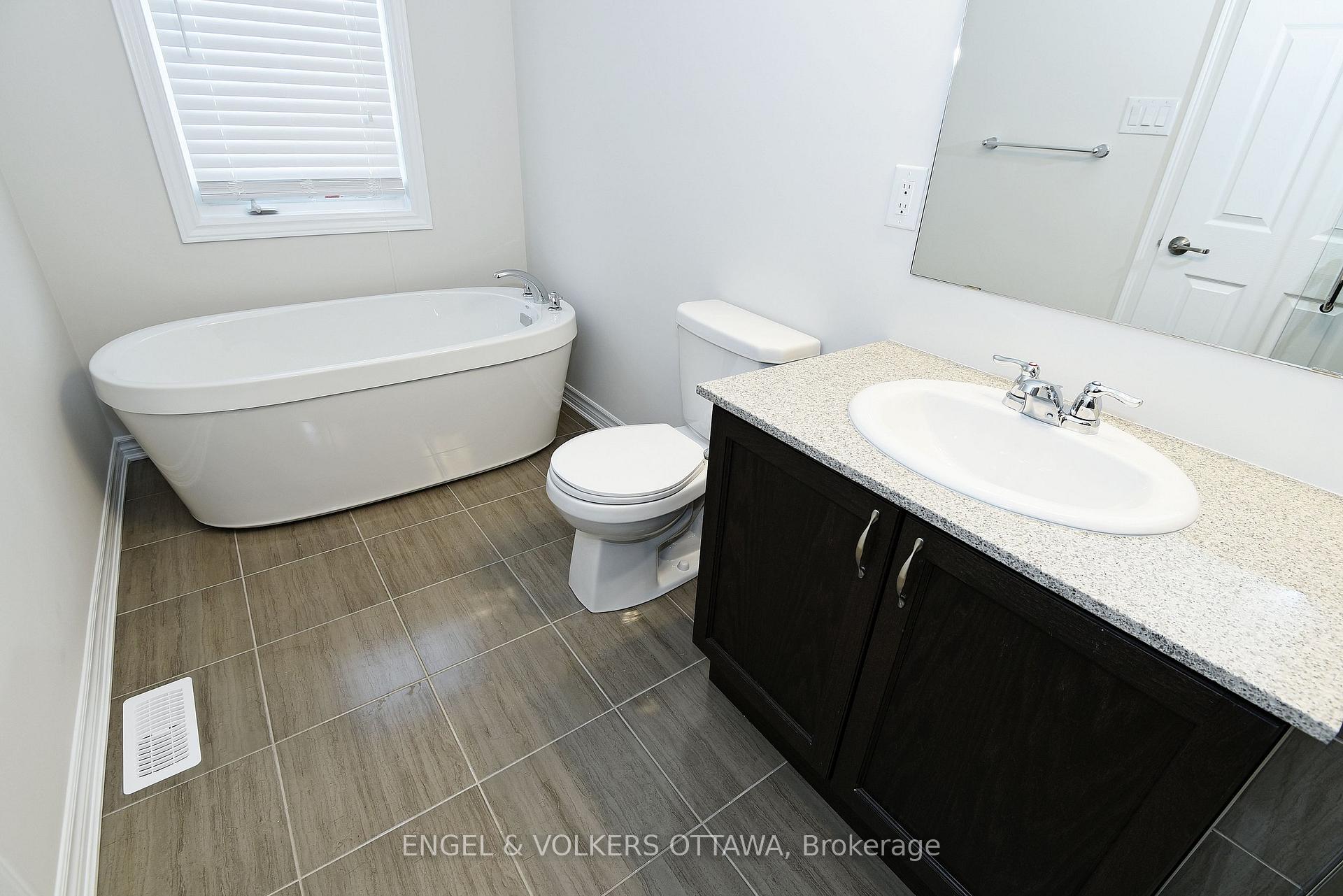 Photo 25 of 360 Rouncey Road, Ottawa, Kanata - Emerald Meadows/Trailwest — HOMEH