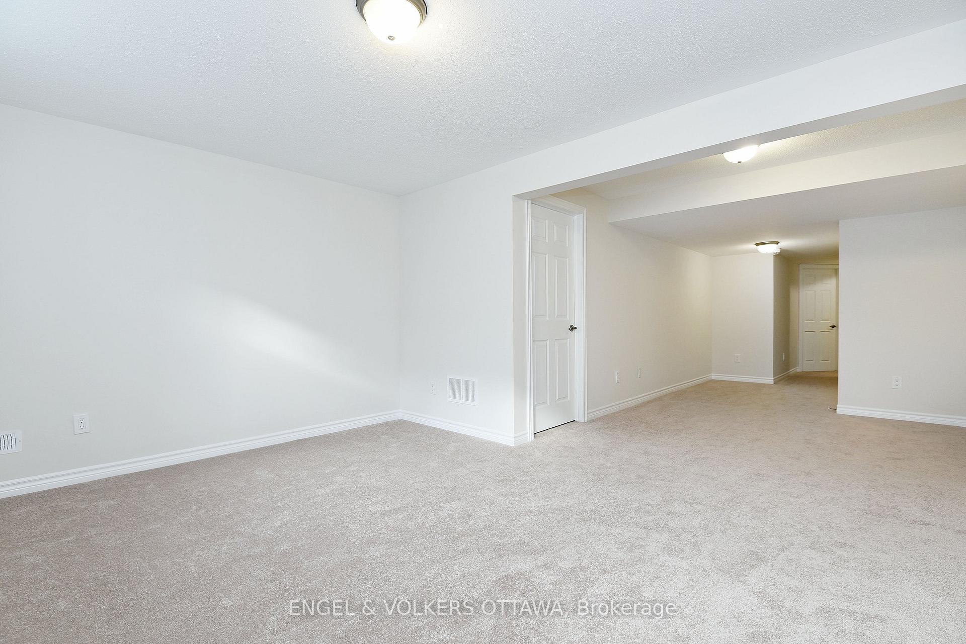 Photo 34 of 360 Rouncey Road, Ottawa, Kanata - Emerald Meadows/Trailwest — HOMEH
