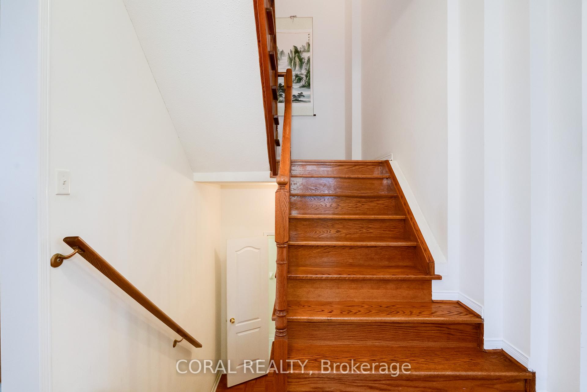 Photo 14 of 1 Manorwood Drive, Markham, Berczy — HOMEH