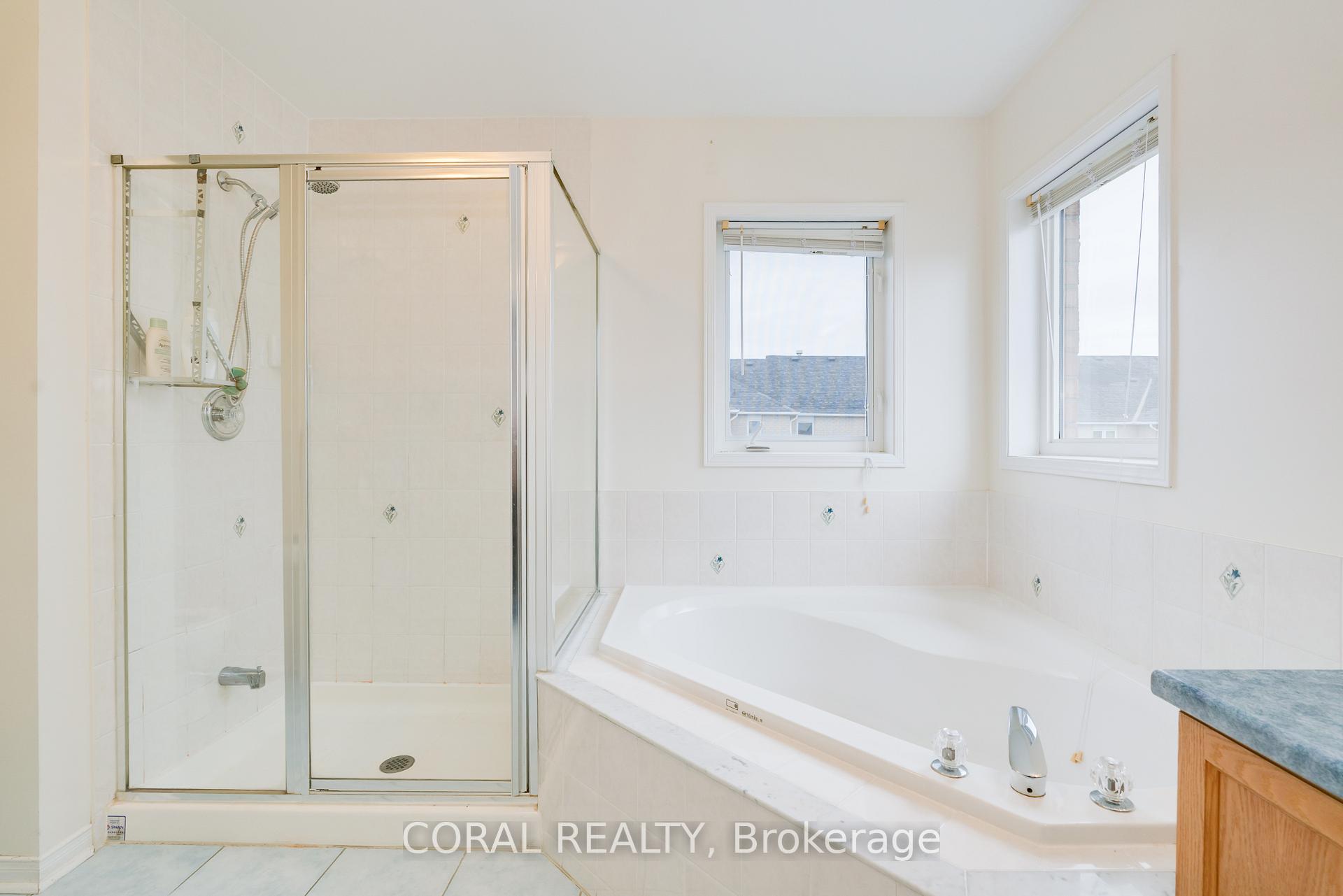 Photo 27 of 1 Manorwood Drive, Markham, Berczy — HOMEH