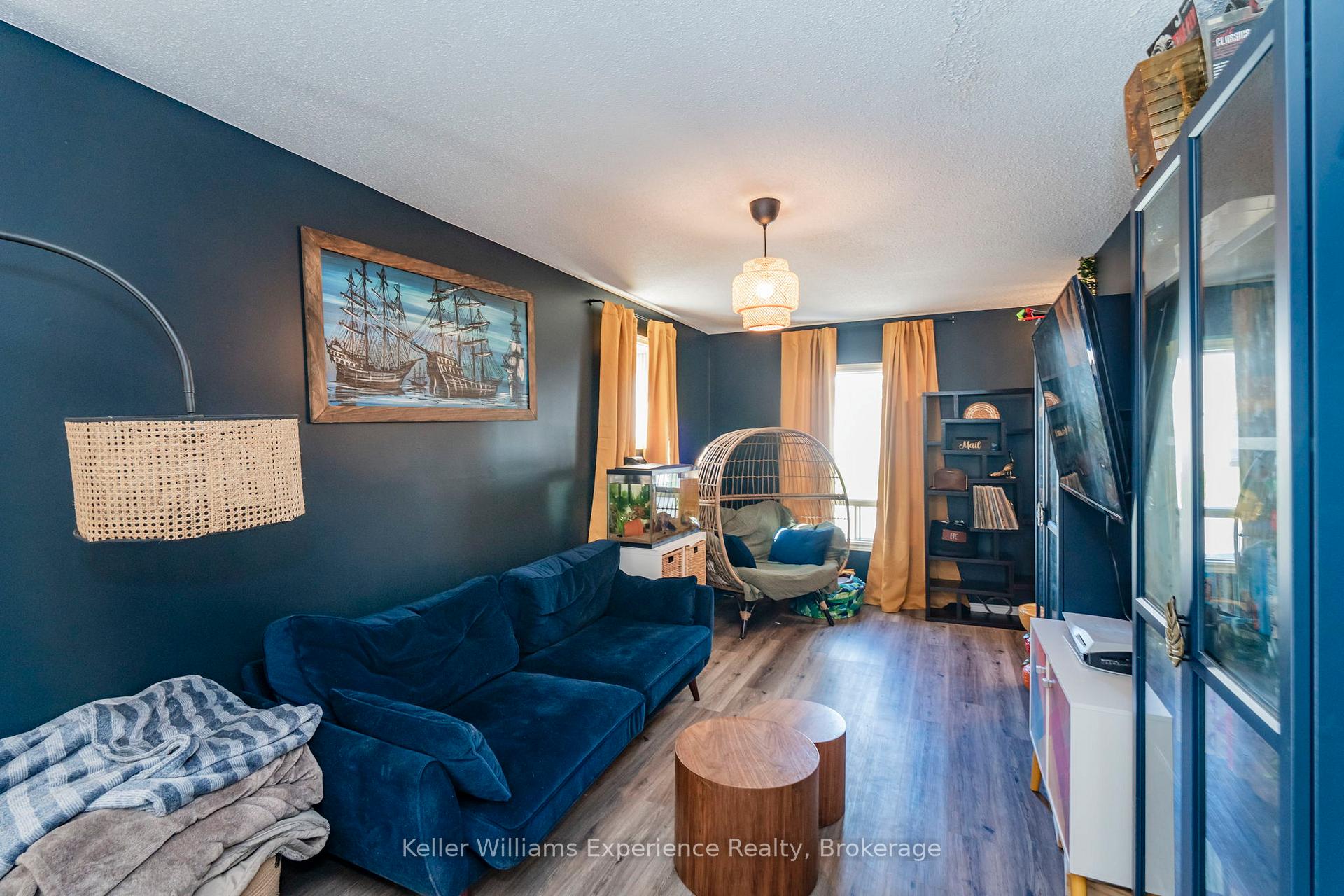 Photo 8 of 505 Wellington Street, Midland — HOMEH
