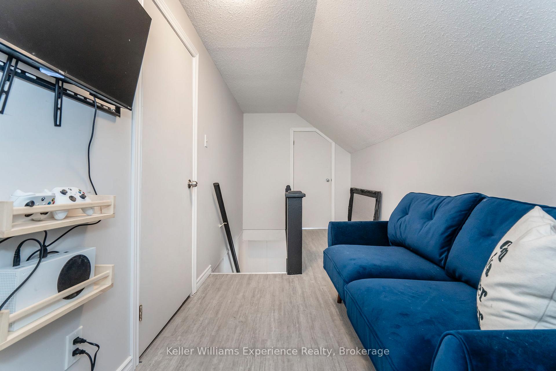 Photo 23 of 505 Wellington Street, Midland — HOMEH
